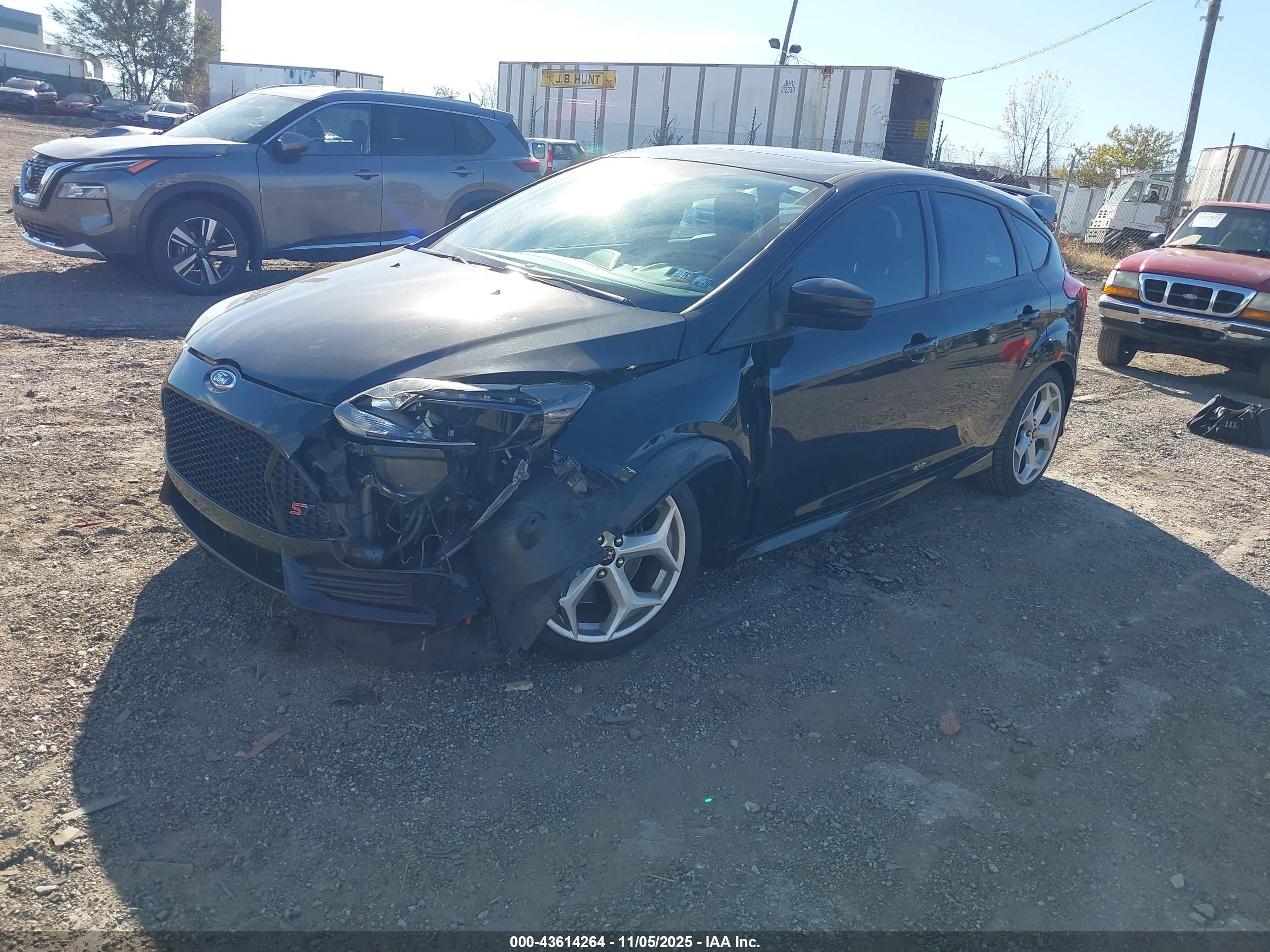 FORD FOCUS image 2