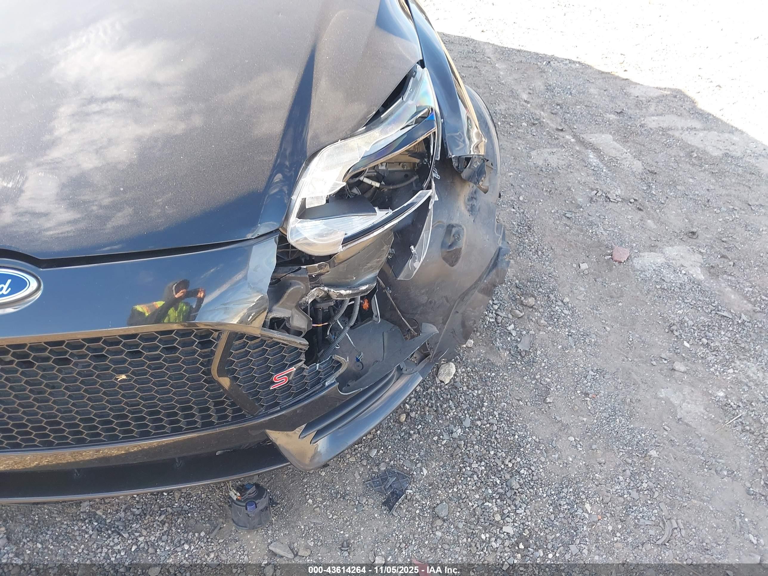 FORD FOCUS image 6