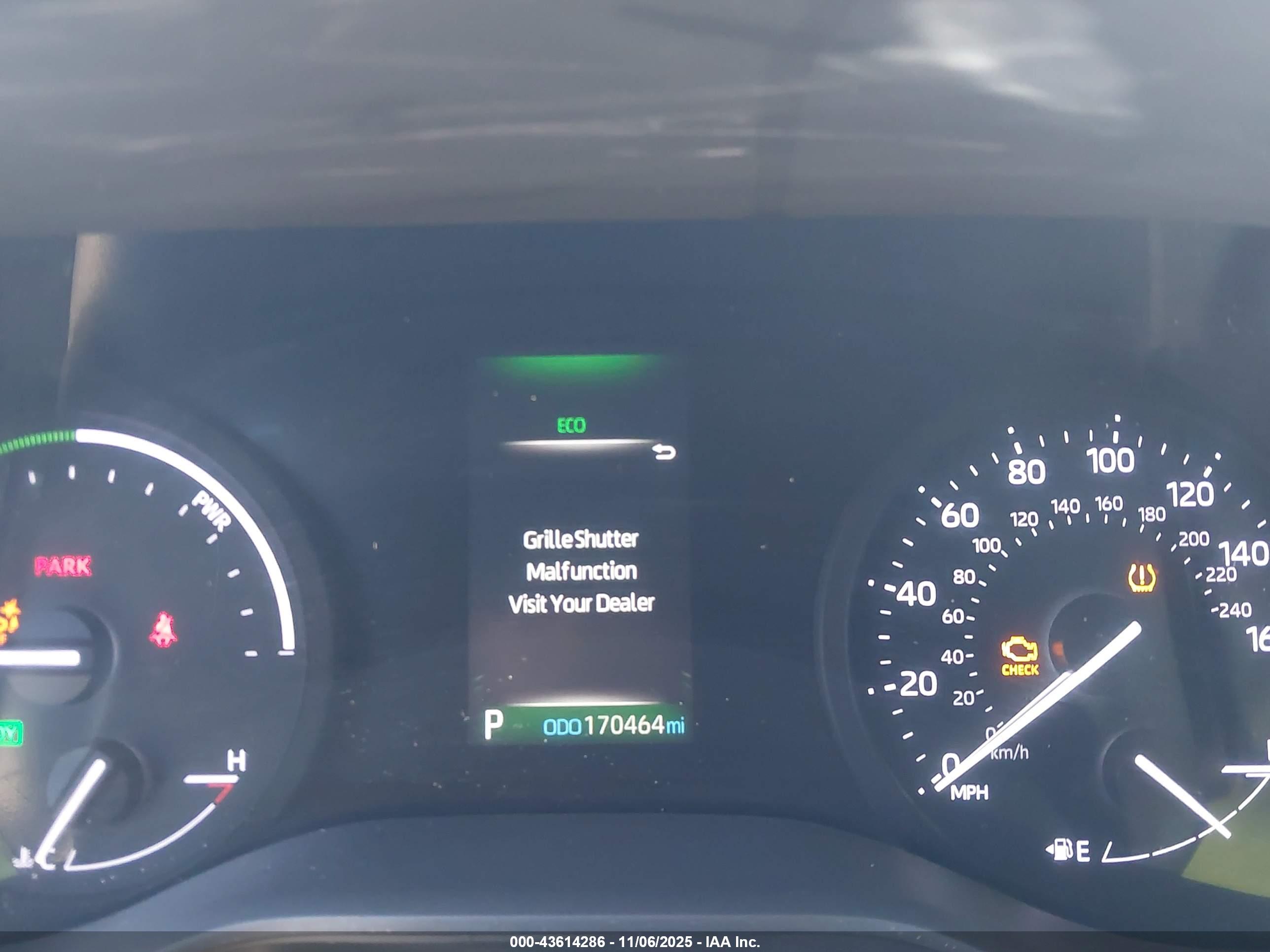 TOYOTA SIENNA image 7