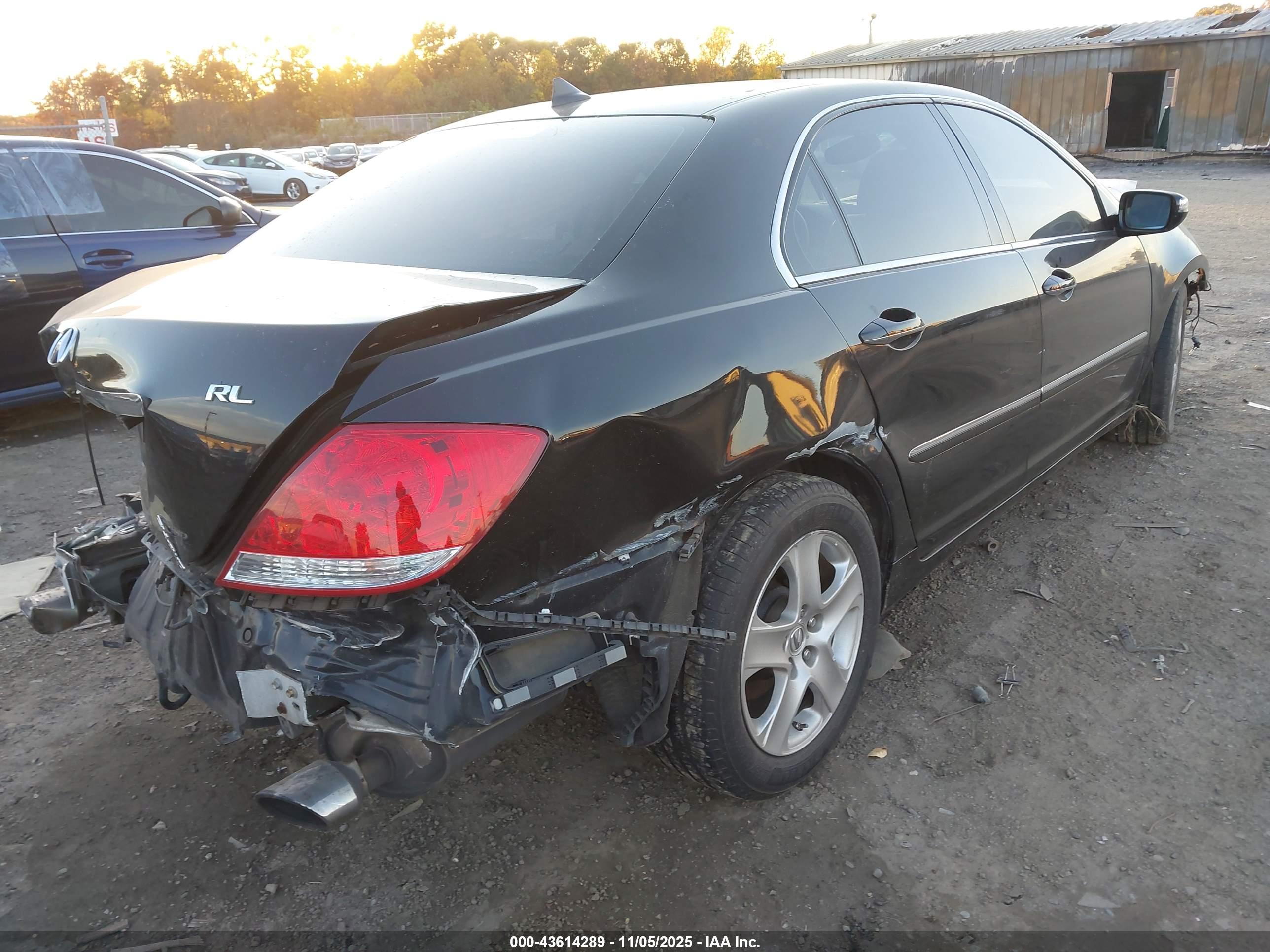 ACURA RL image 4
