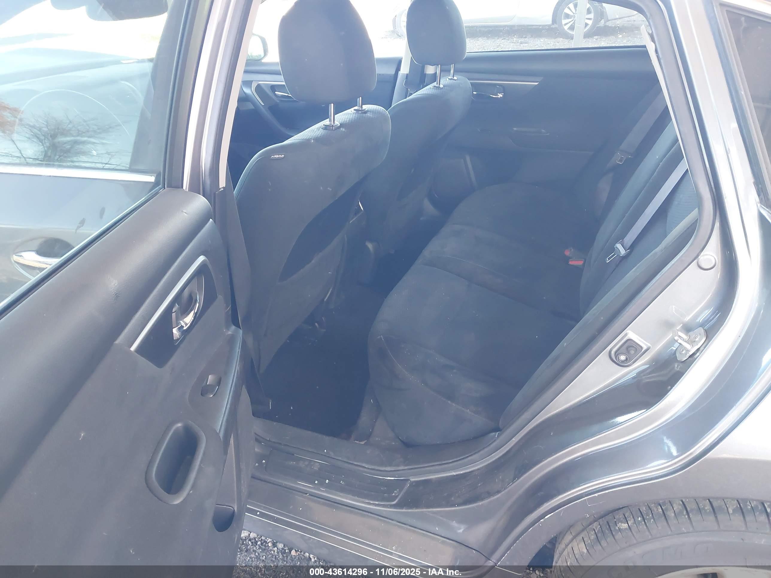 NISSAN ALTIMA image 8