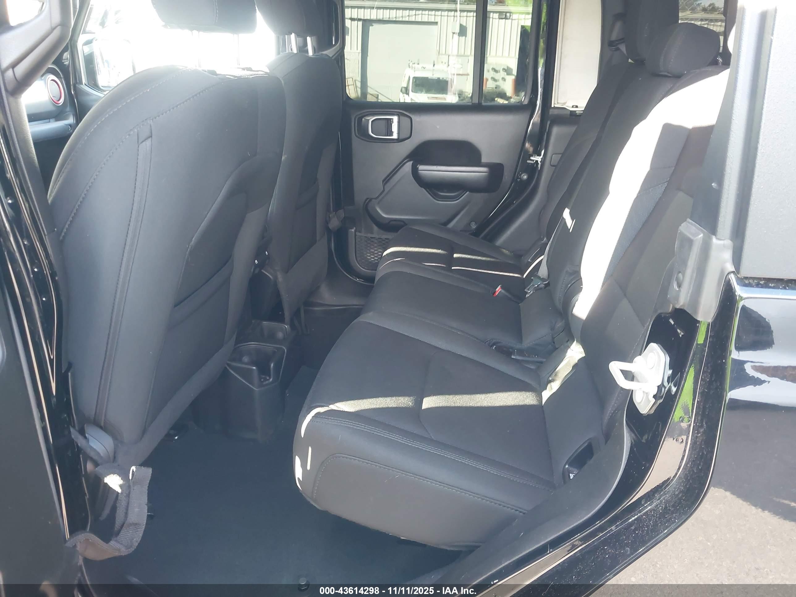 JEEP GLADIATOR image 8