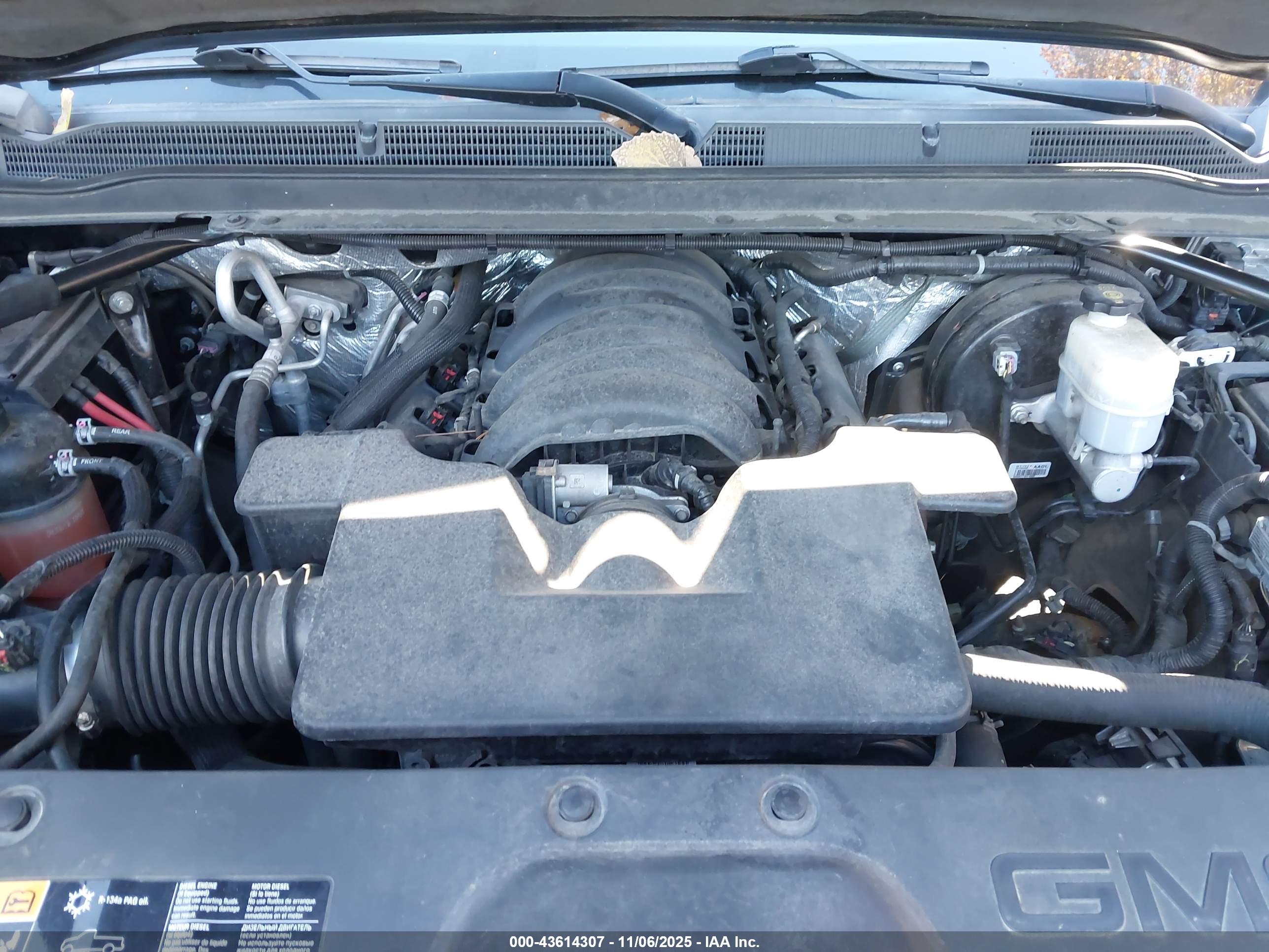 GMC YUKON image 10