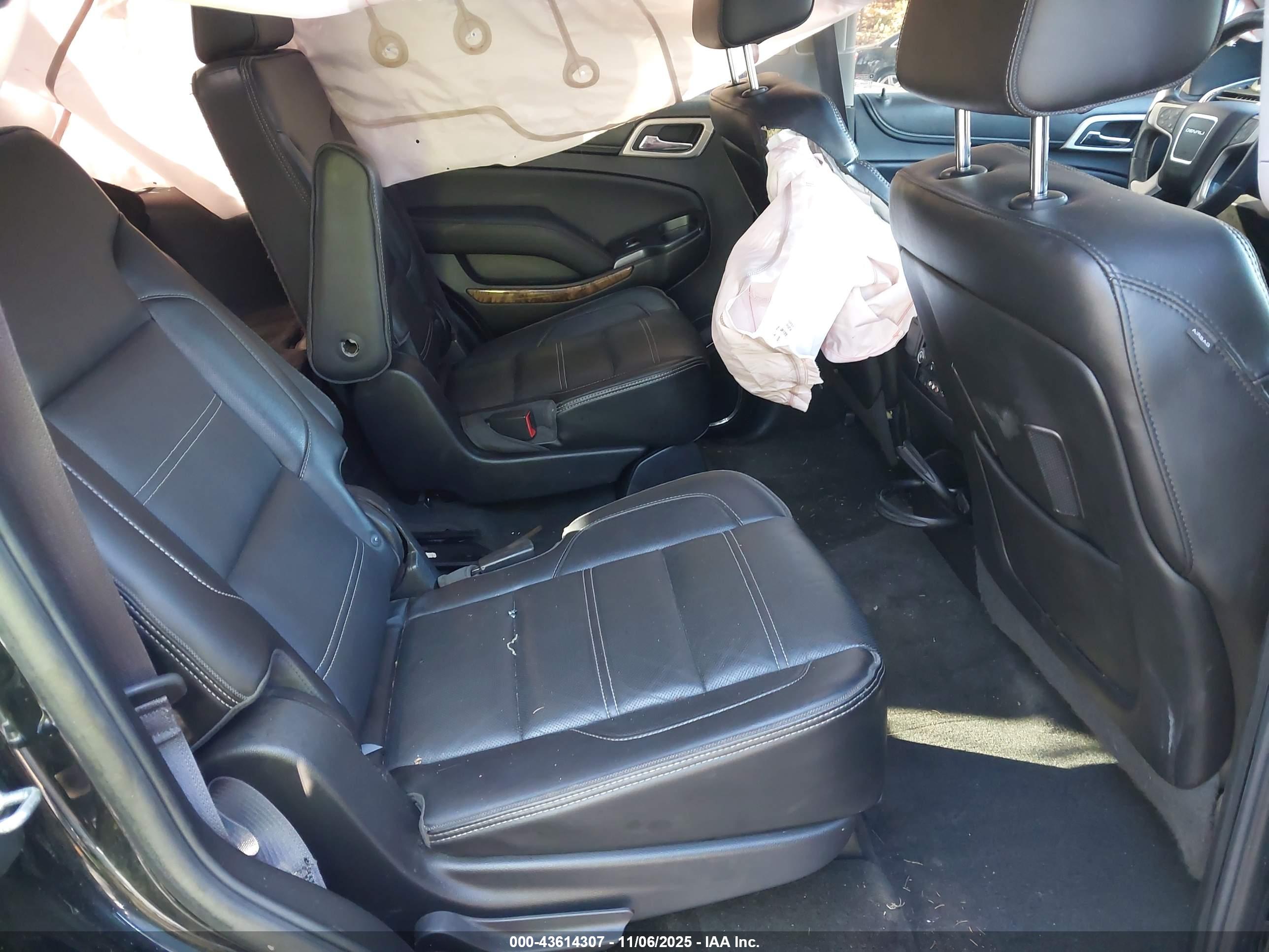 GMC YUKON image 8