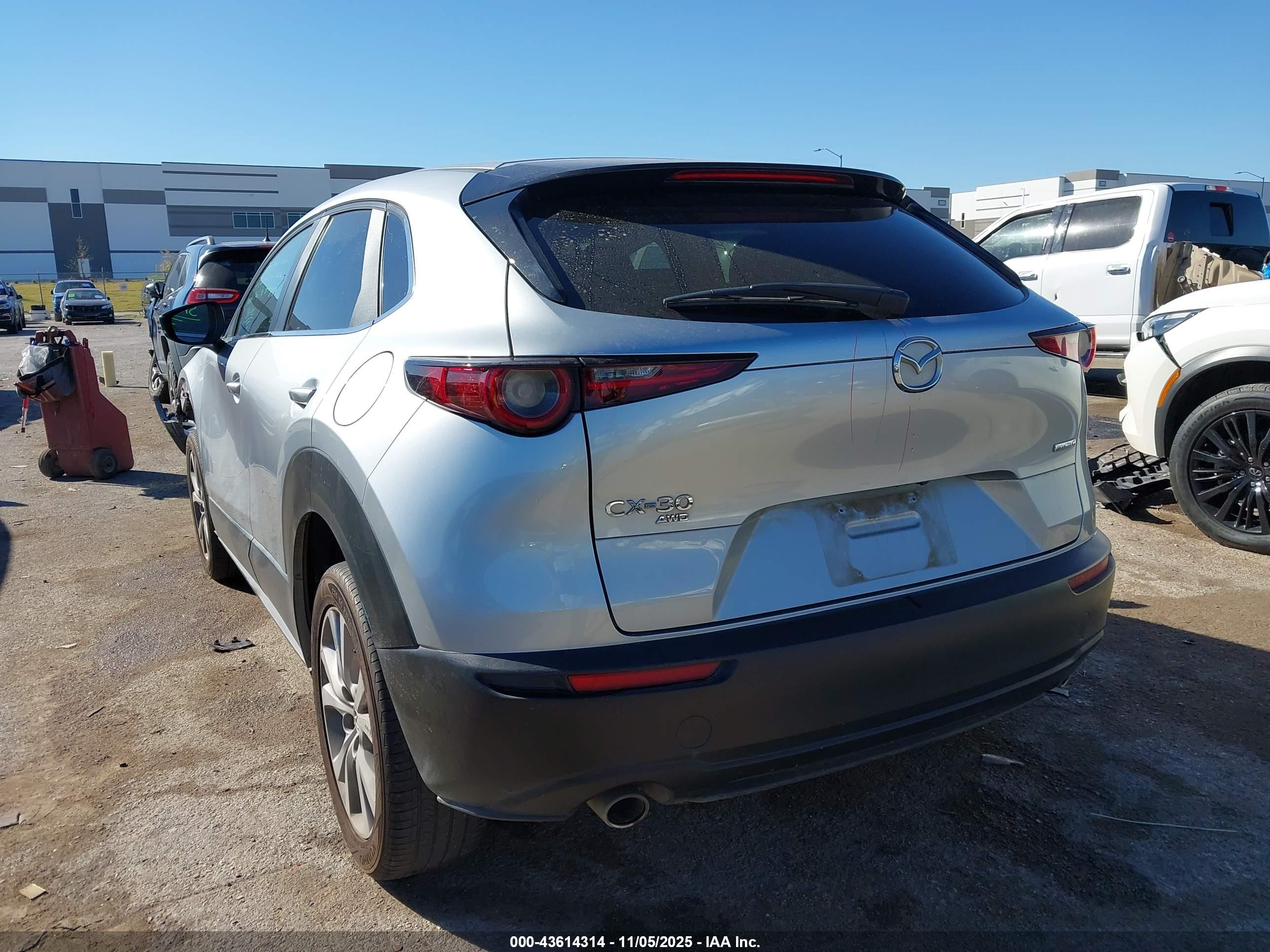 MAZDA CX-30 image 3