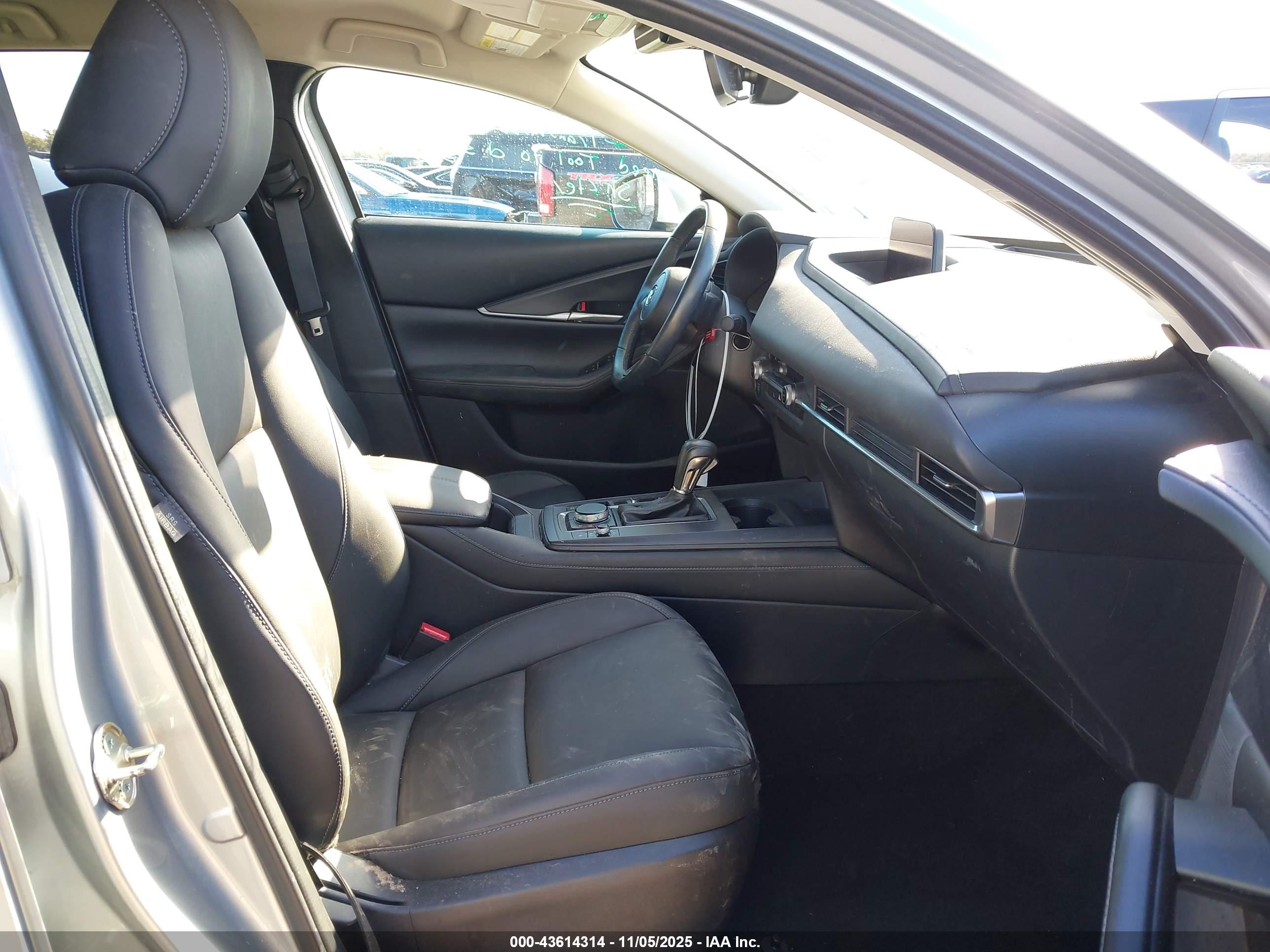 MAZDA CX-30 image 5