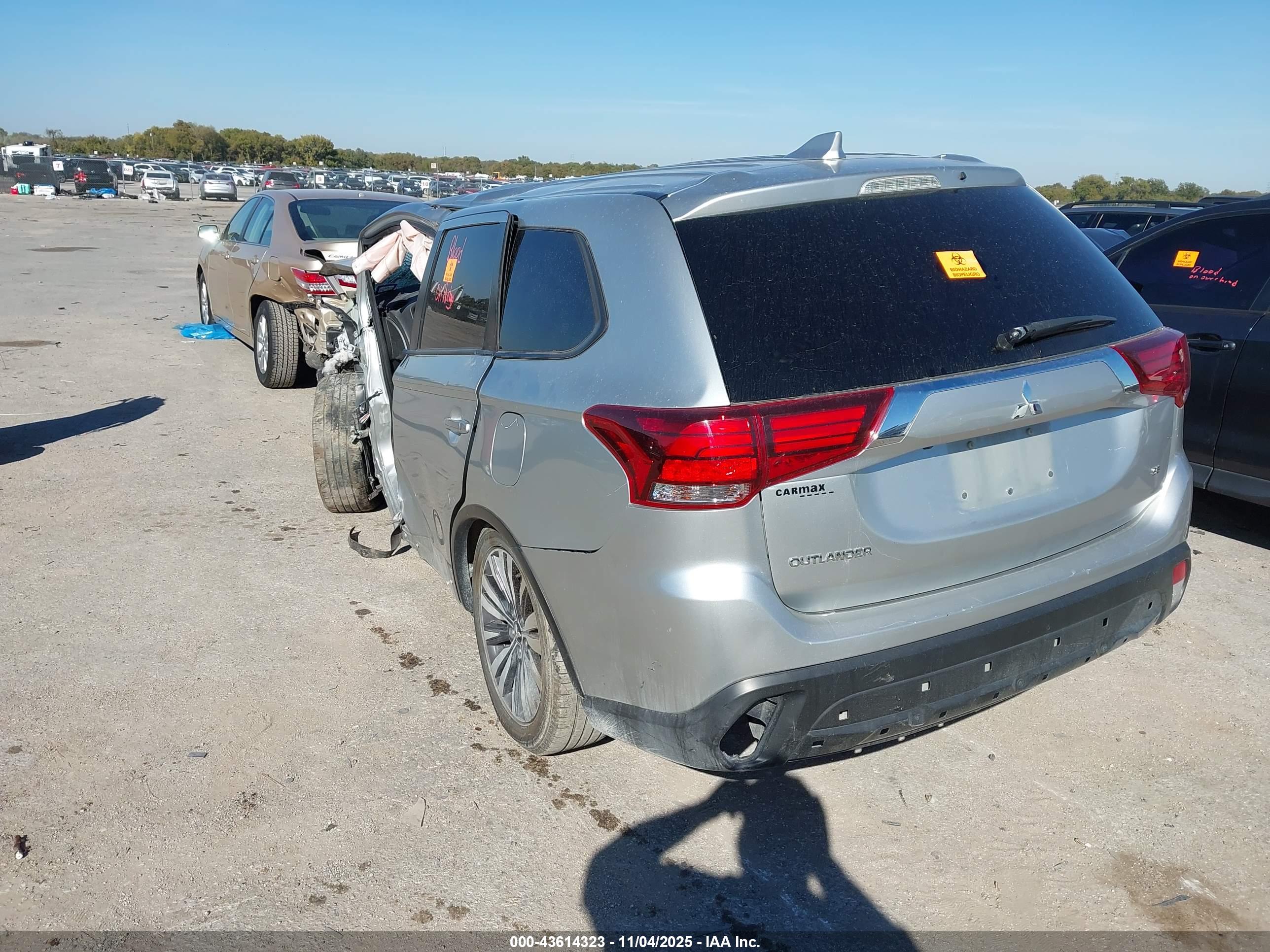 MITSUBISHI OUTLANDER image 3