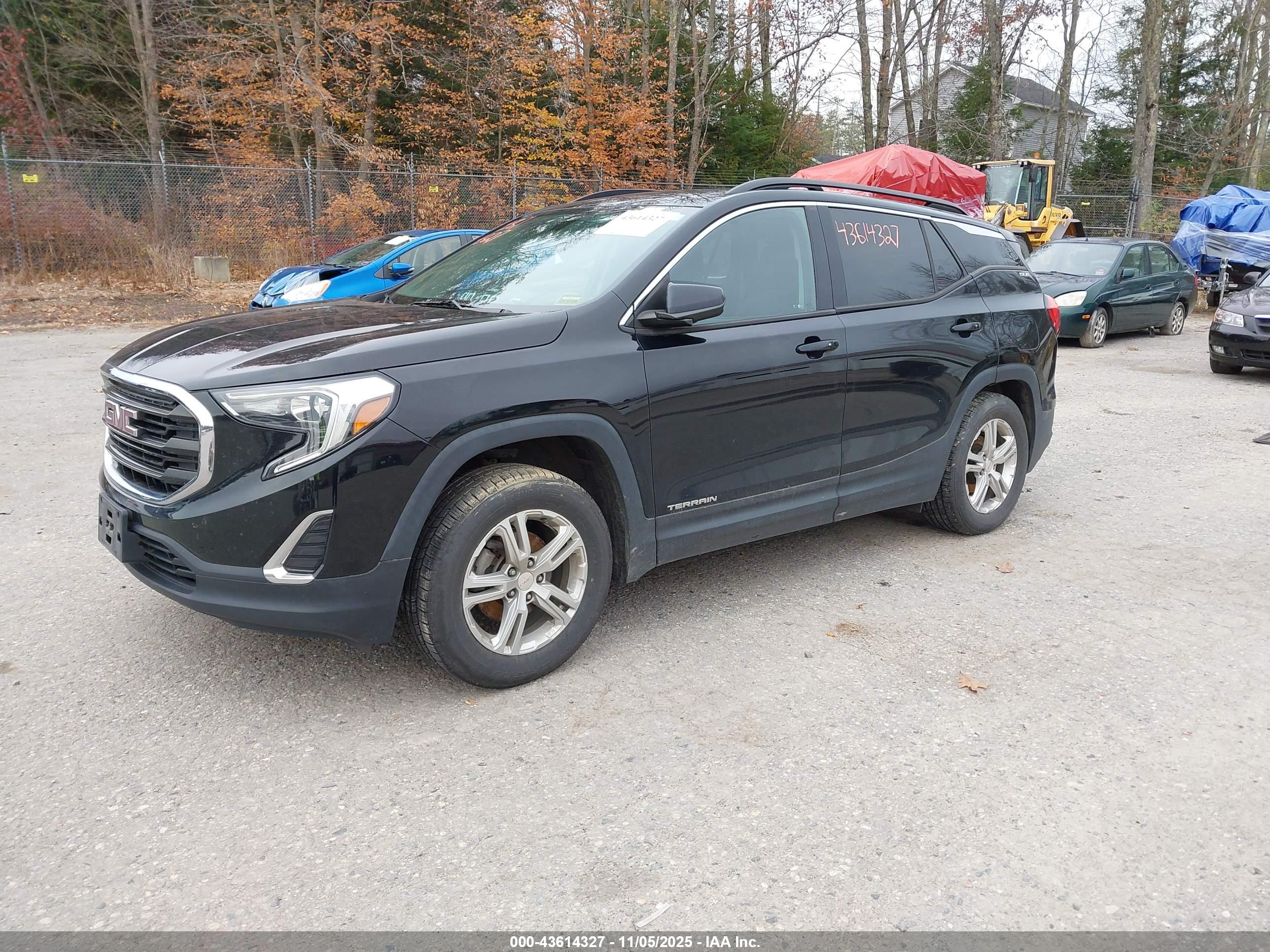 GMC TERRAIN image 2