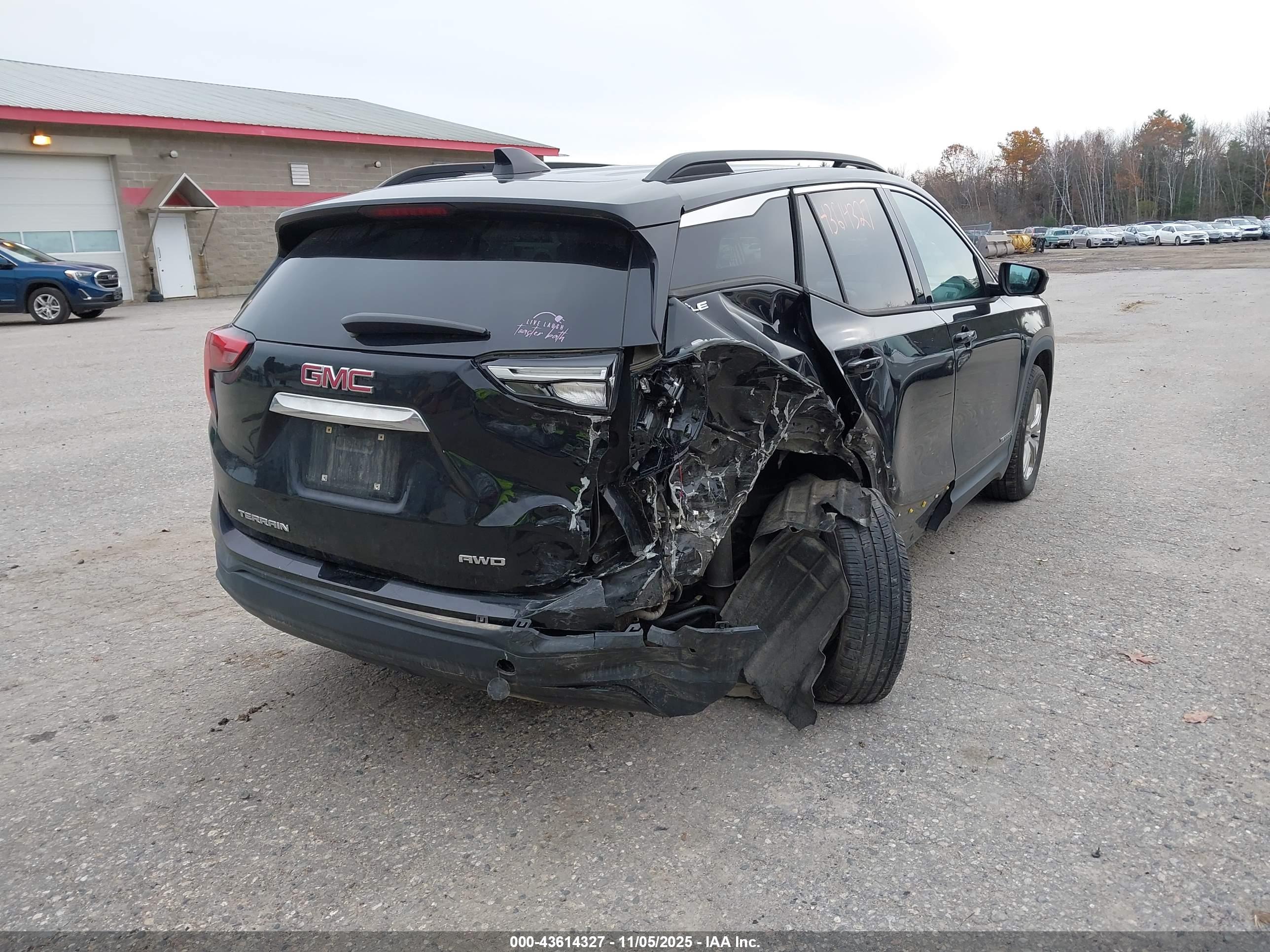GMC TERRAIN image 4