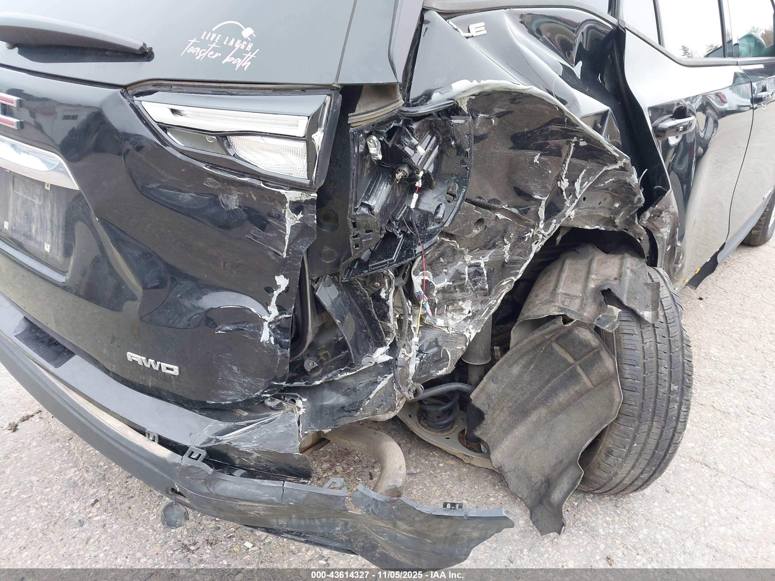 GMC TERRAIN image 6