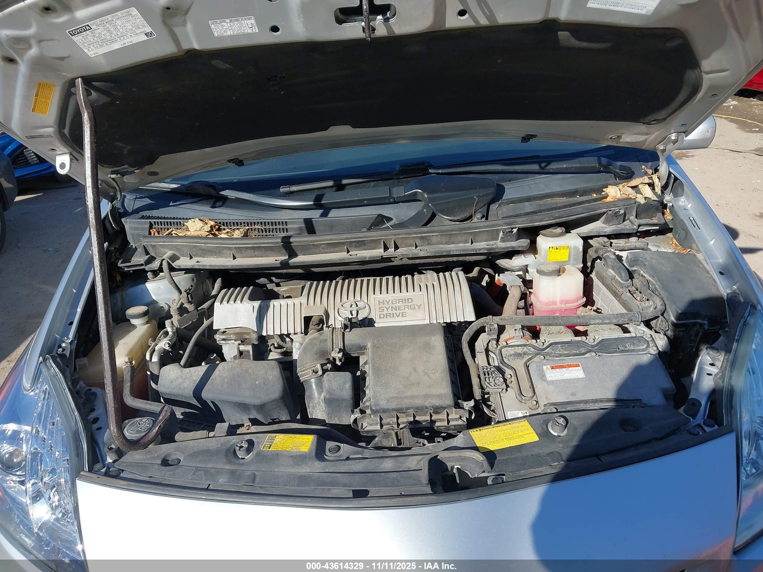 TOYOTA PRIUS image 10
