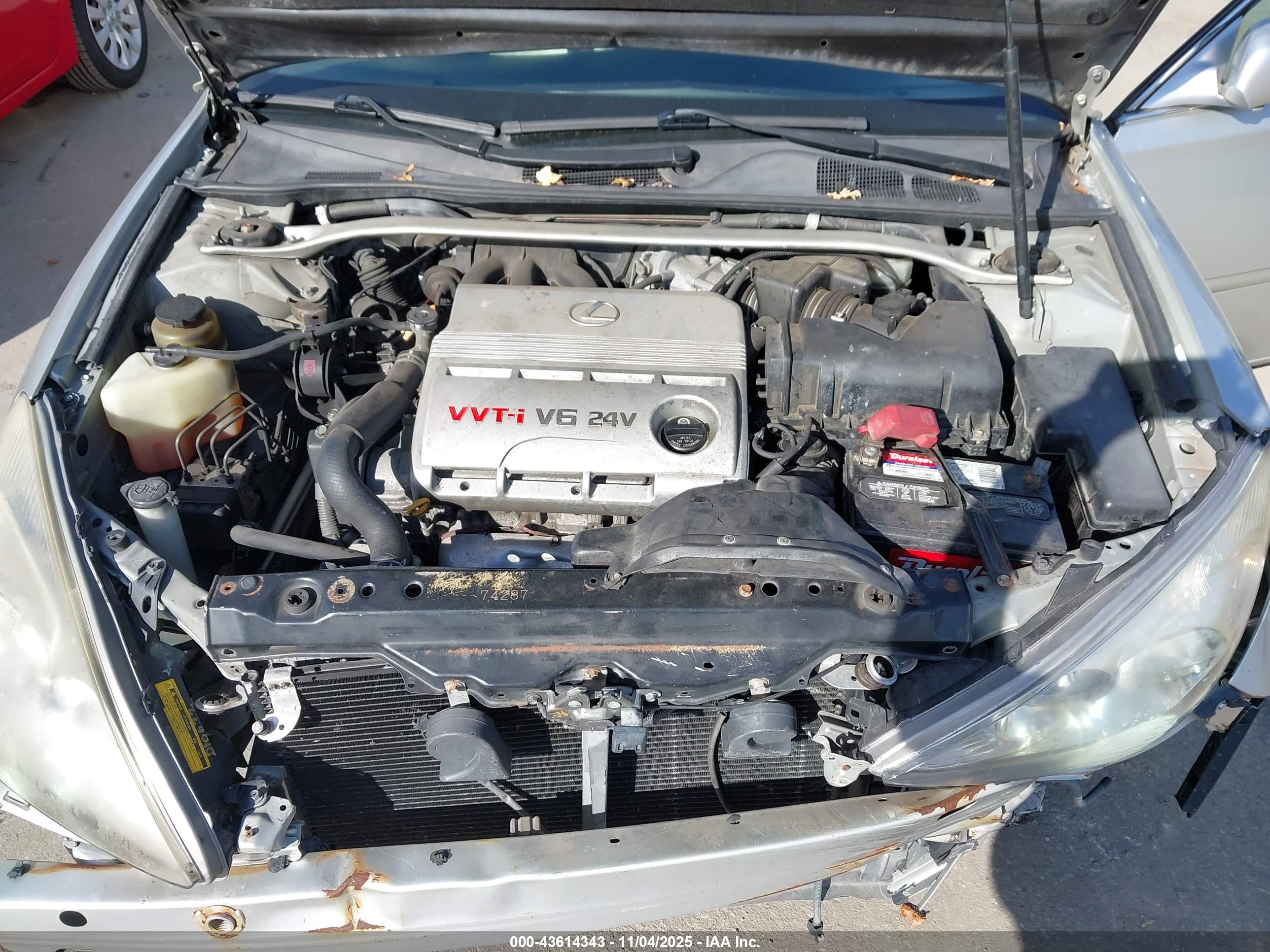 LEXUS ES image 10