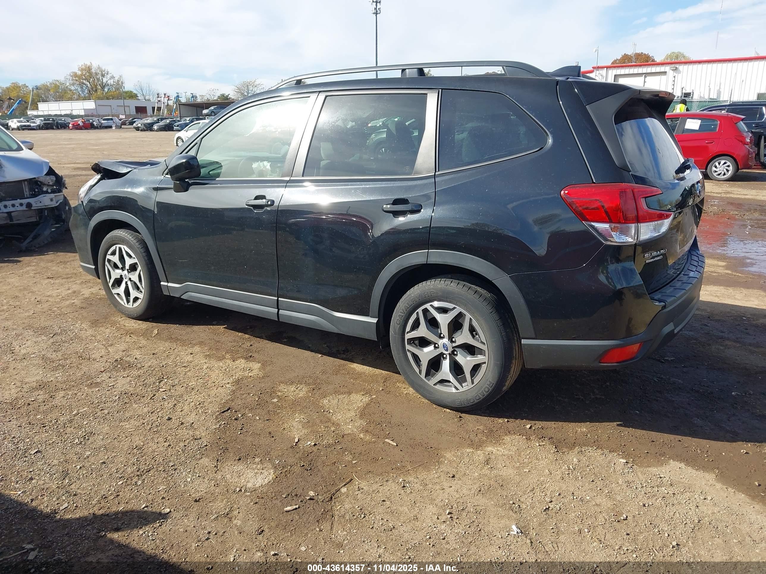 SUBARU FORESTER image 3