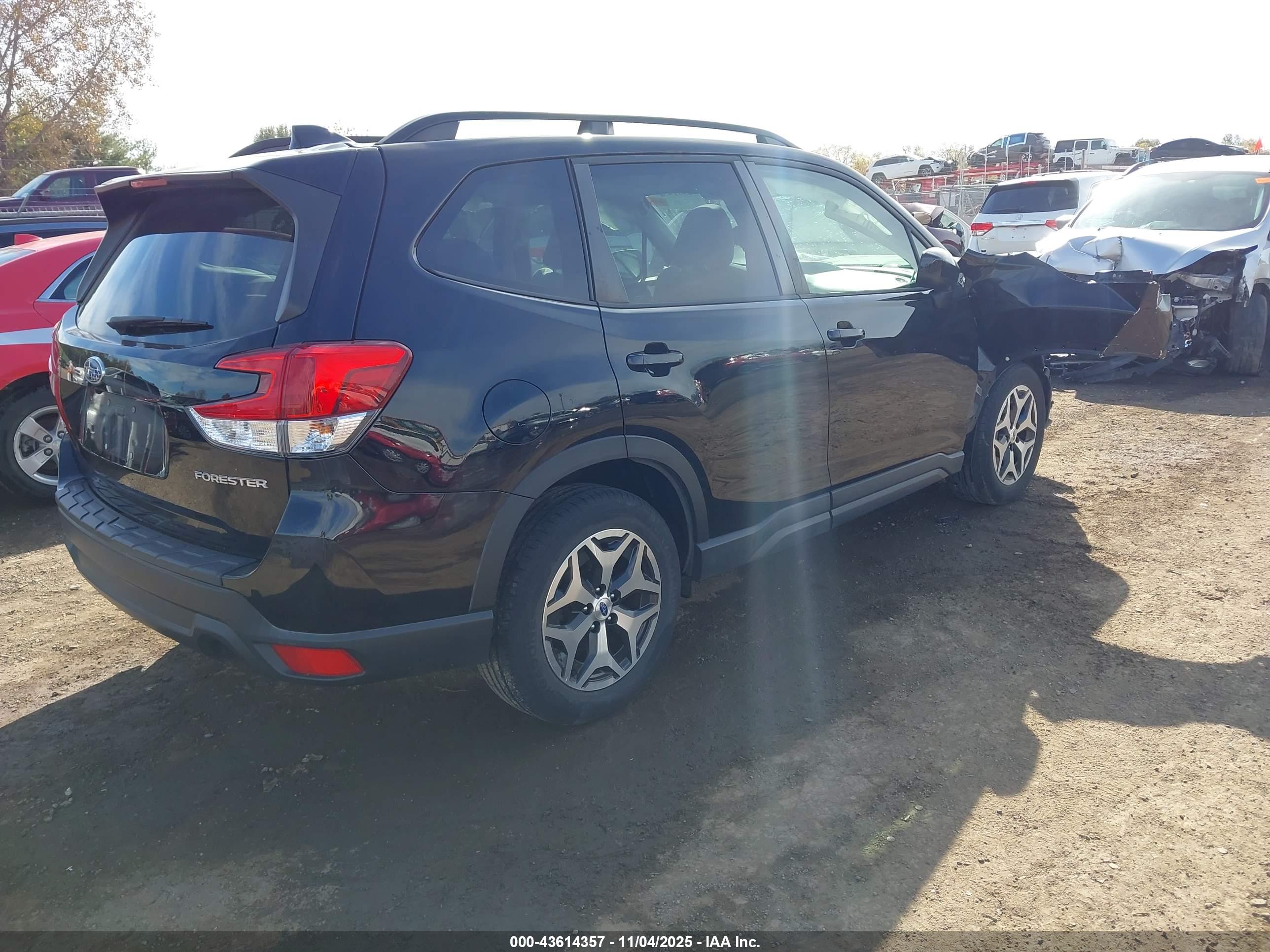 SUBARU FORESTER image 4