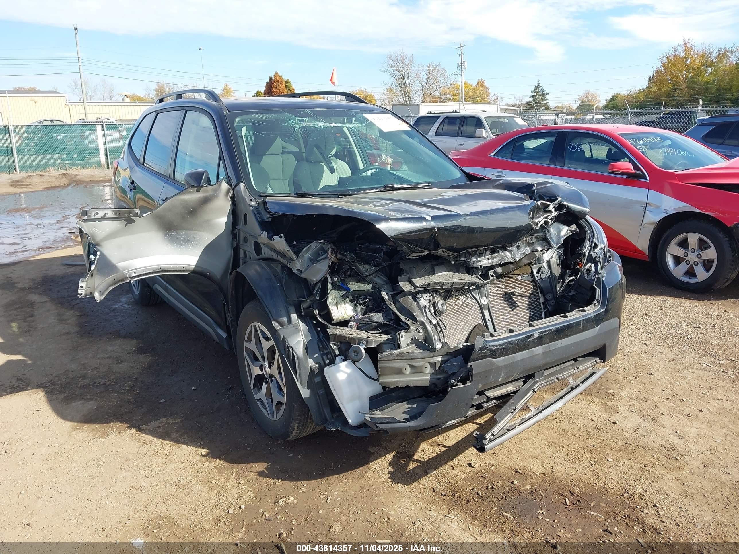 SUBARU FORESTER image 6