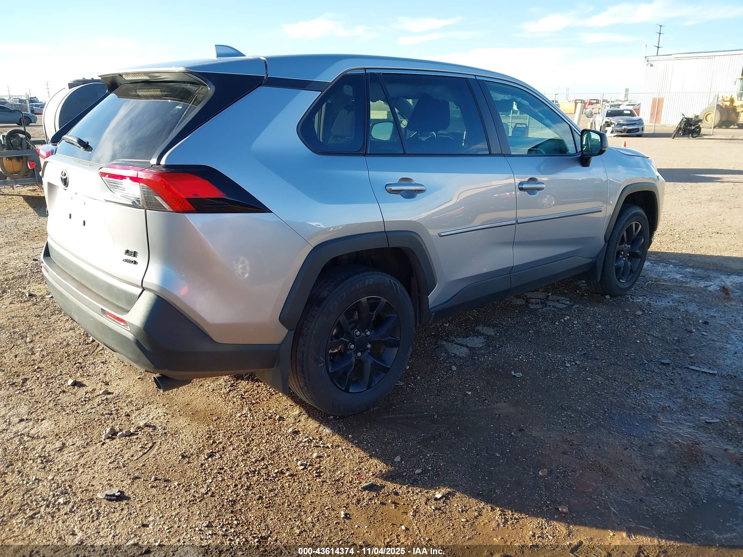 TOYOTA RAV4 image 4