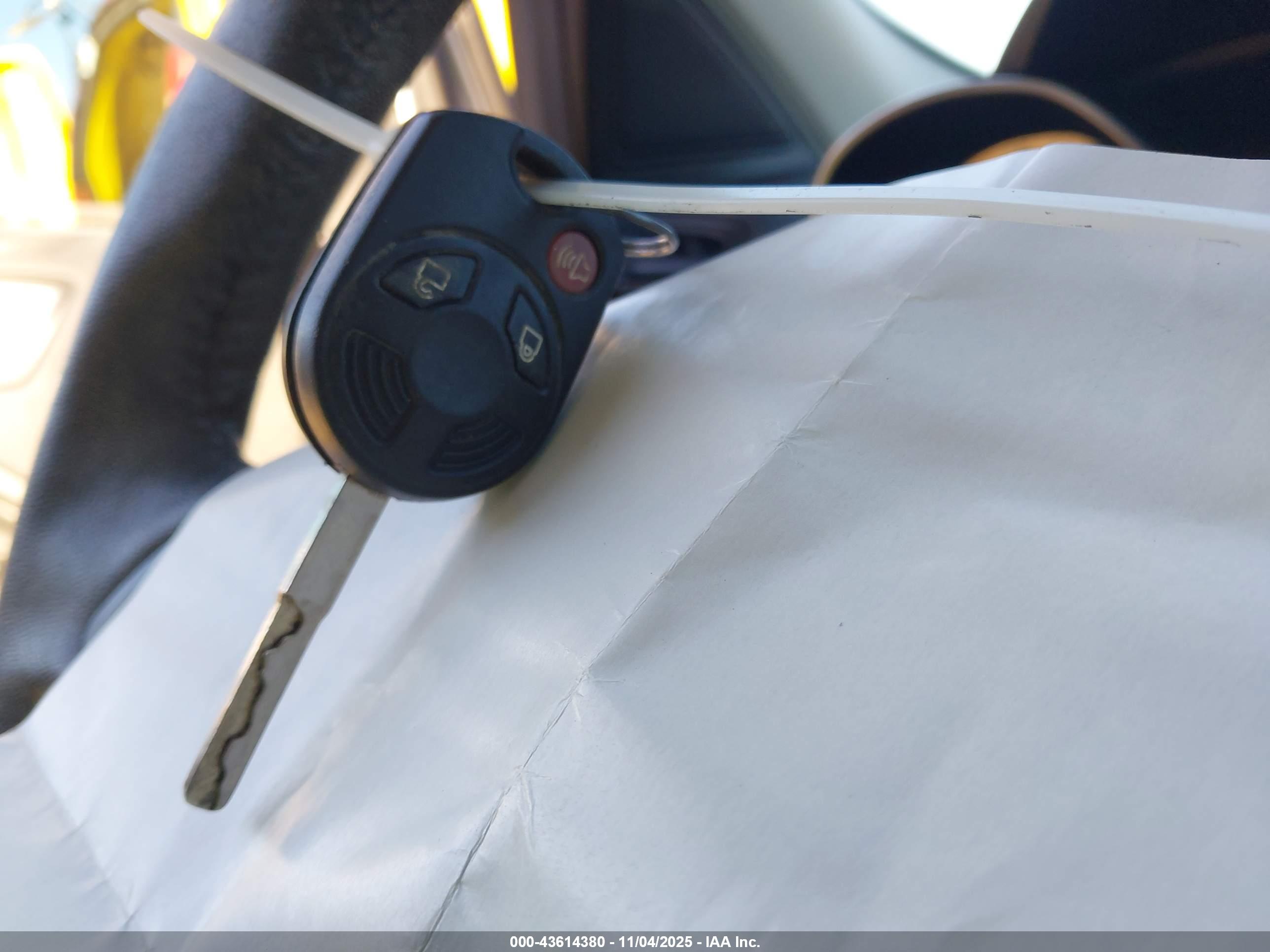 FORD ESCAPE image 11