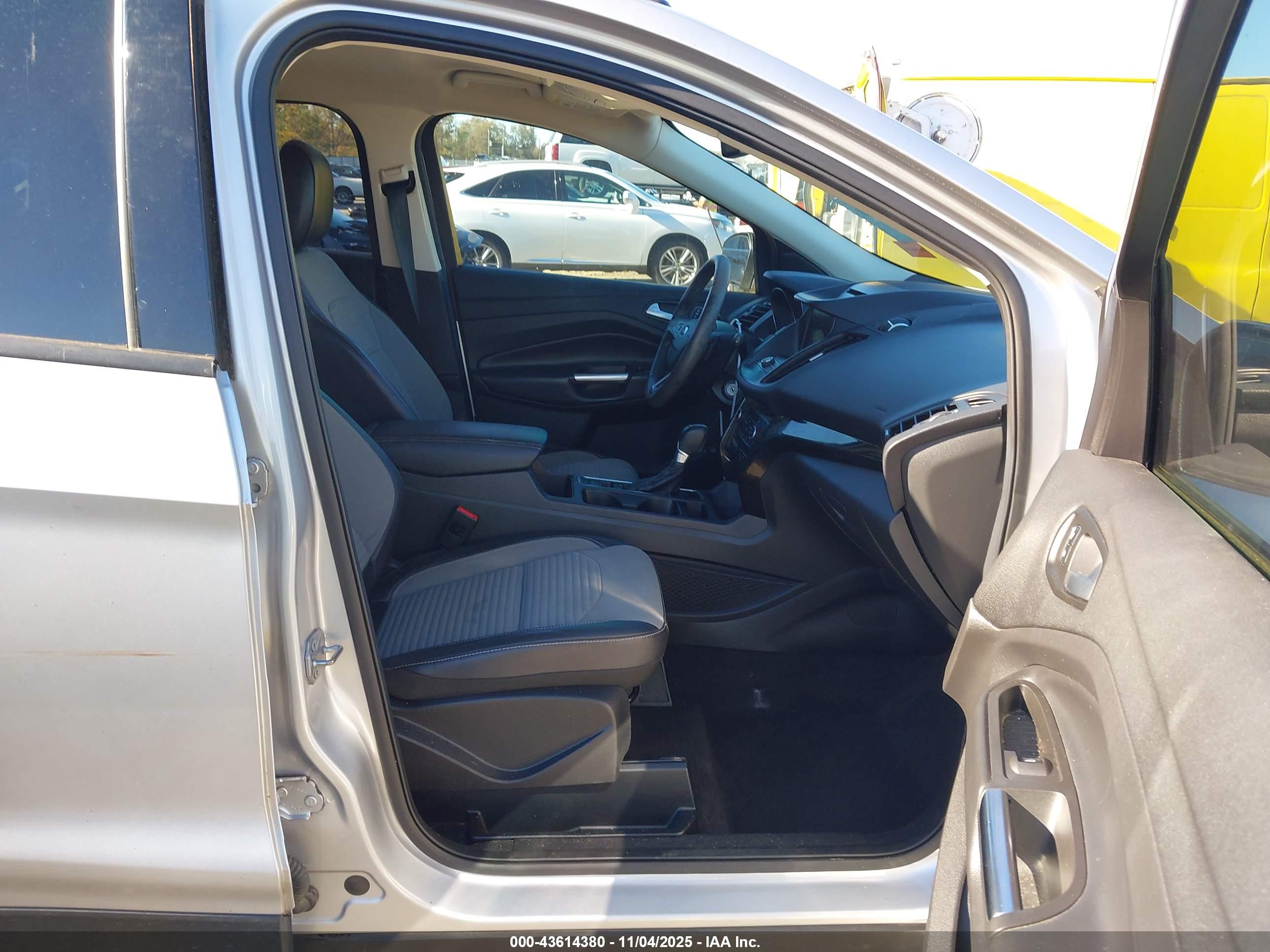FORD ESCAPE image 5