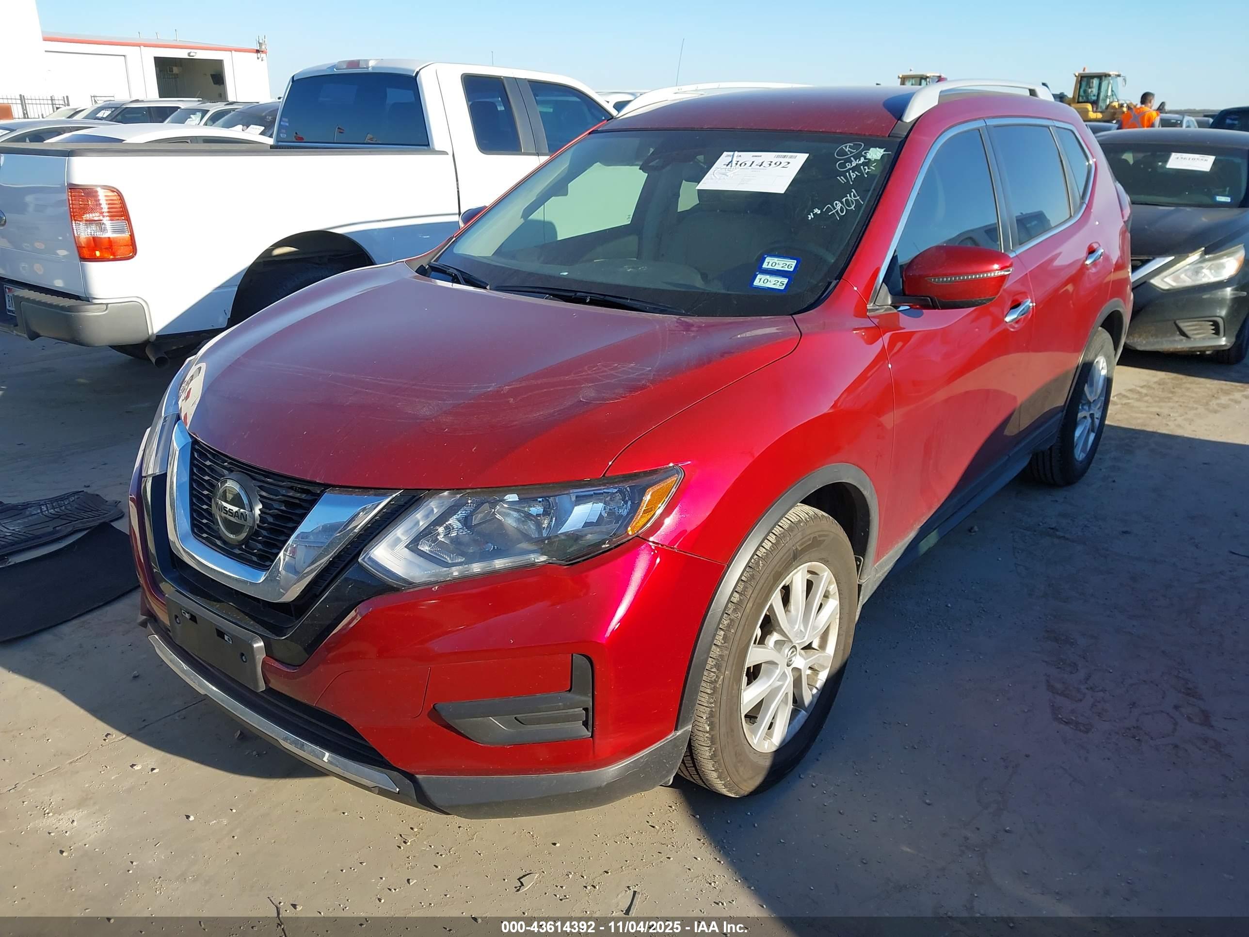 NISSAN ROGUE image 2