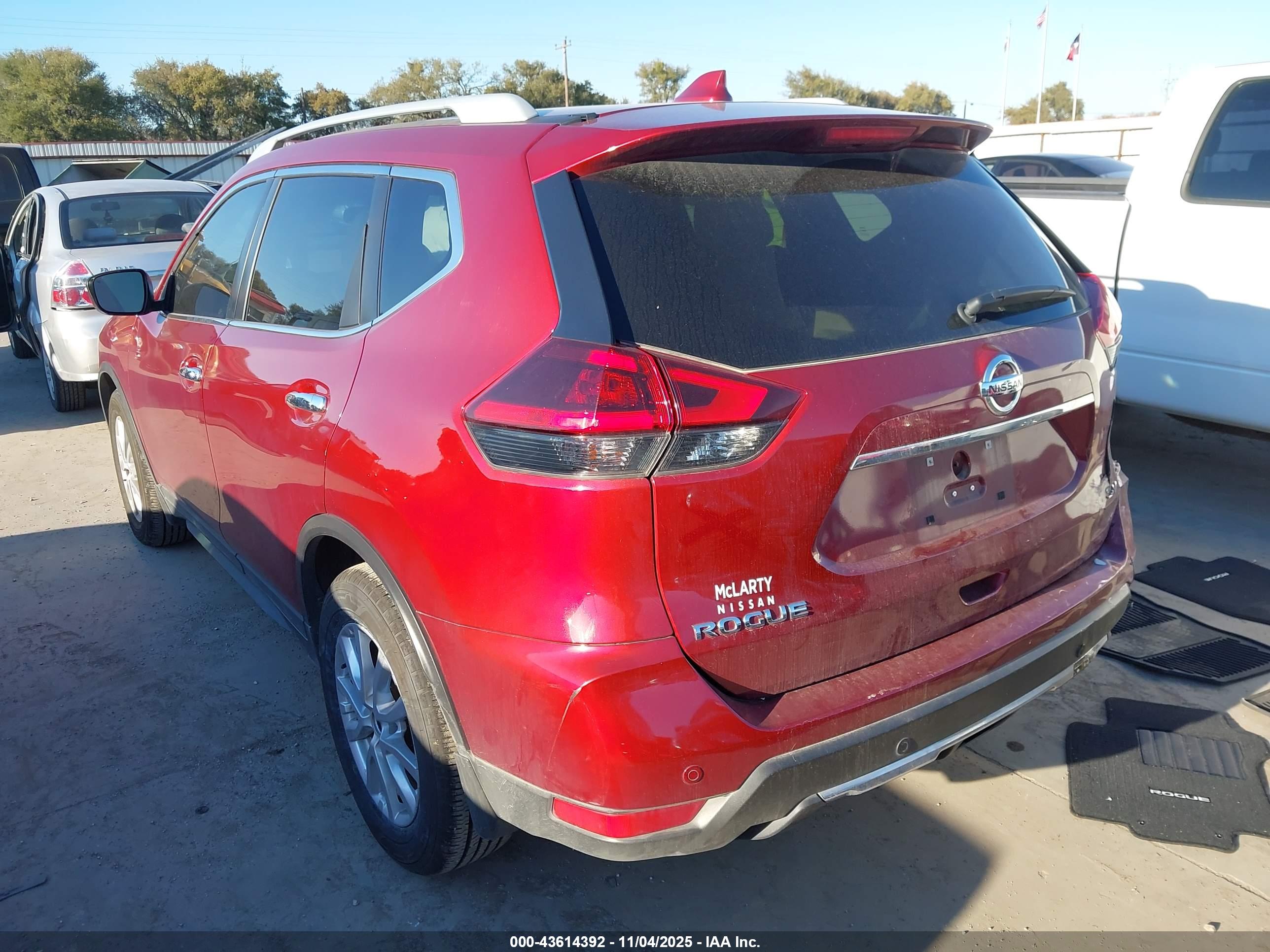 NISSAN ROGUE image 3