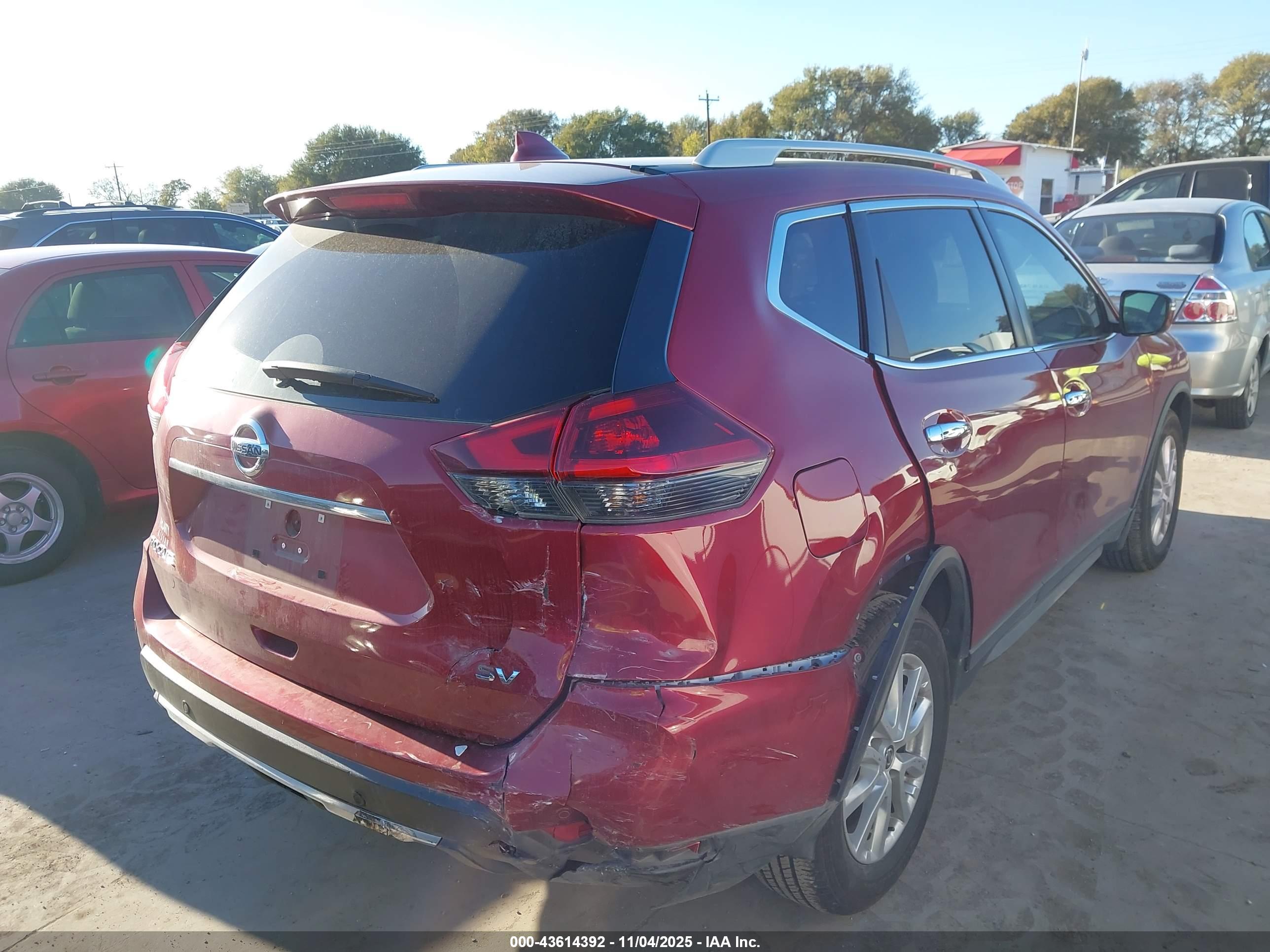 NISSAN ROGUE image 4