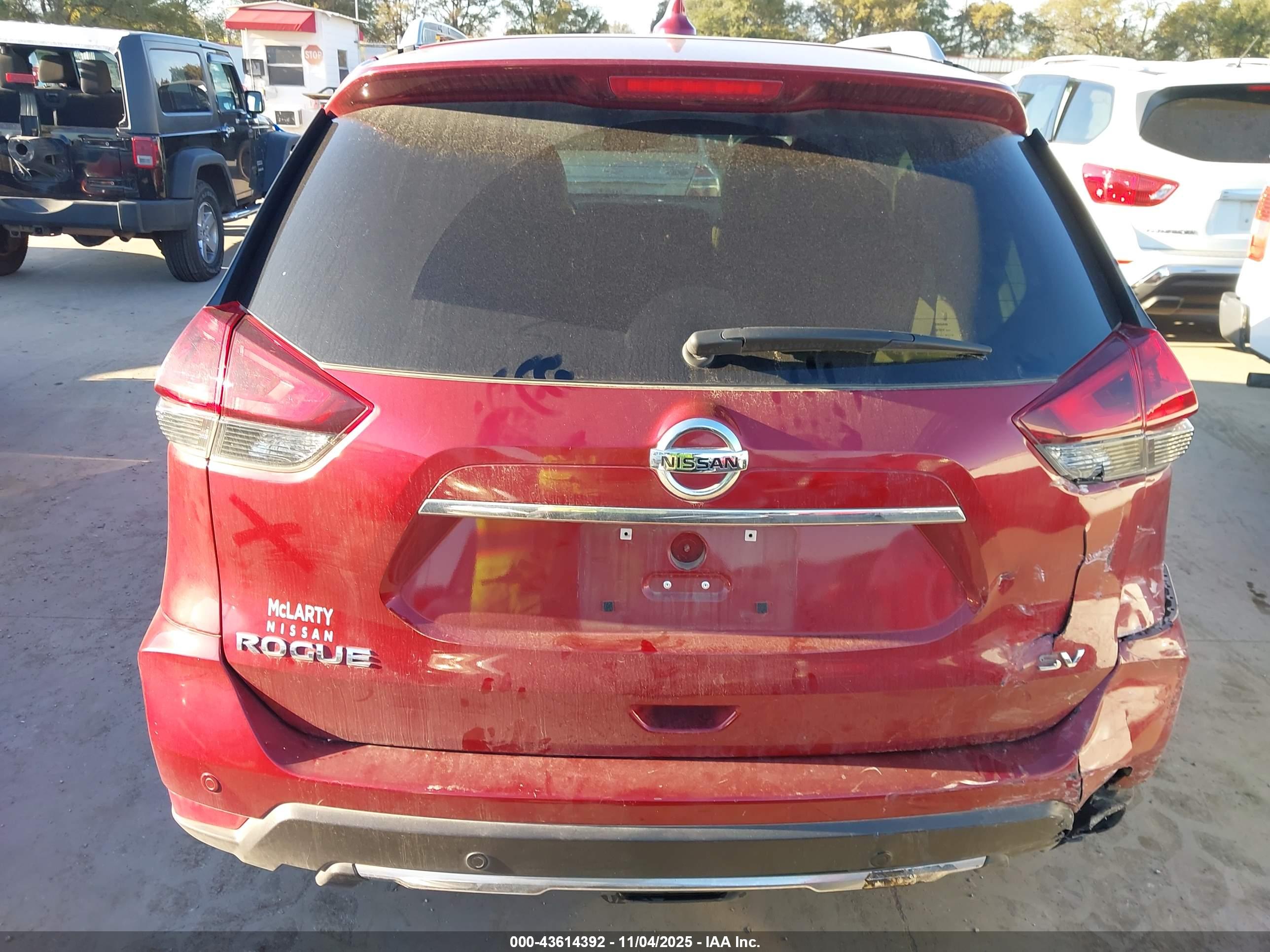 NISSAN ROGUE image 6
