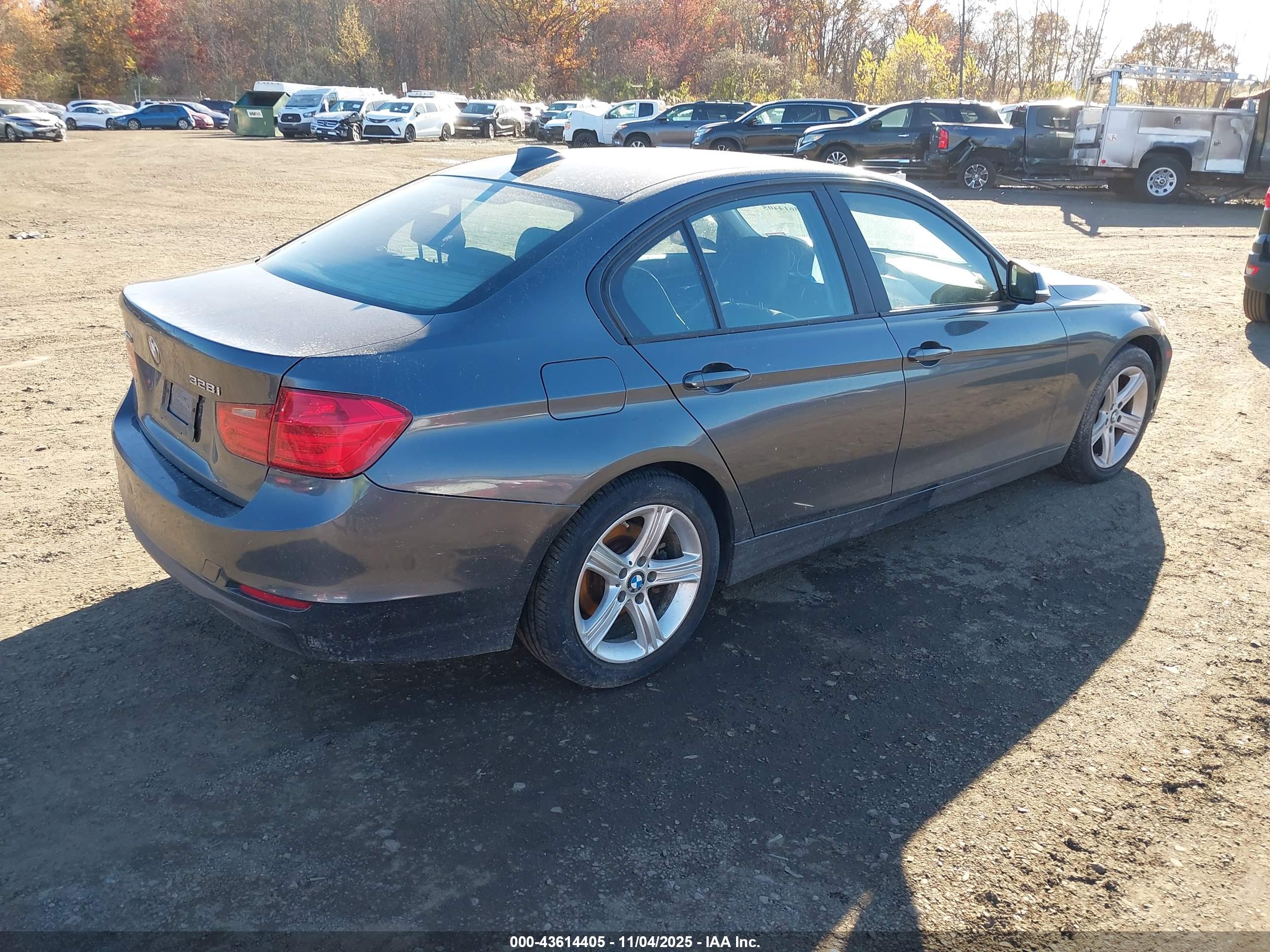 BMW 328I image 4