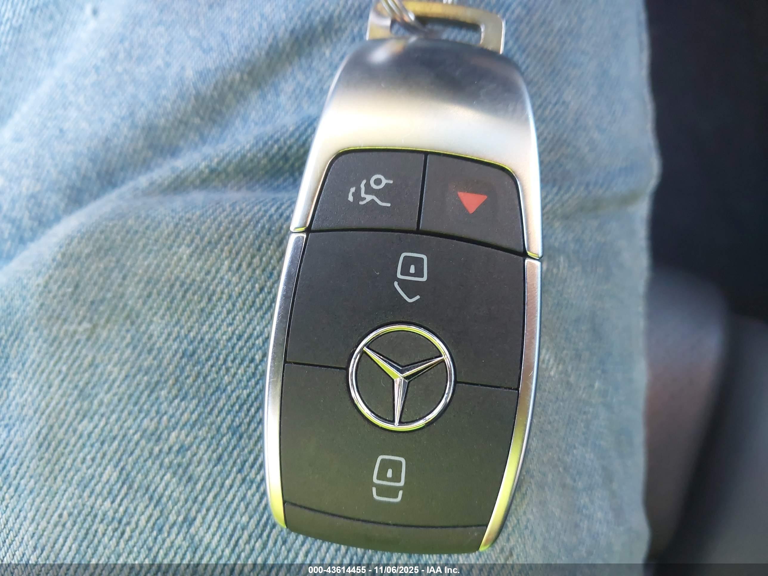 MERCEDES-BENZ C image 11