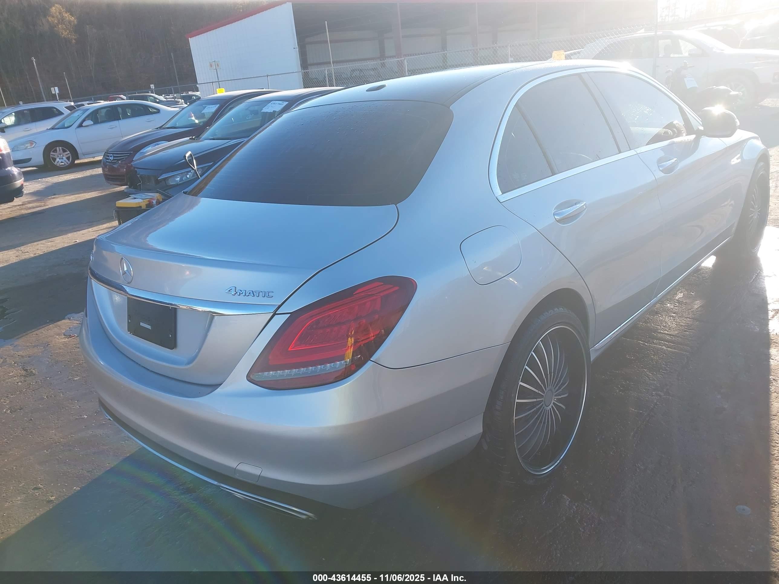 MERCEDES-BENZ C image 4