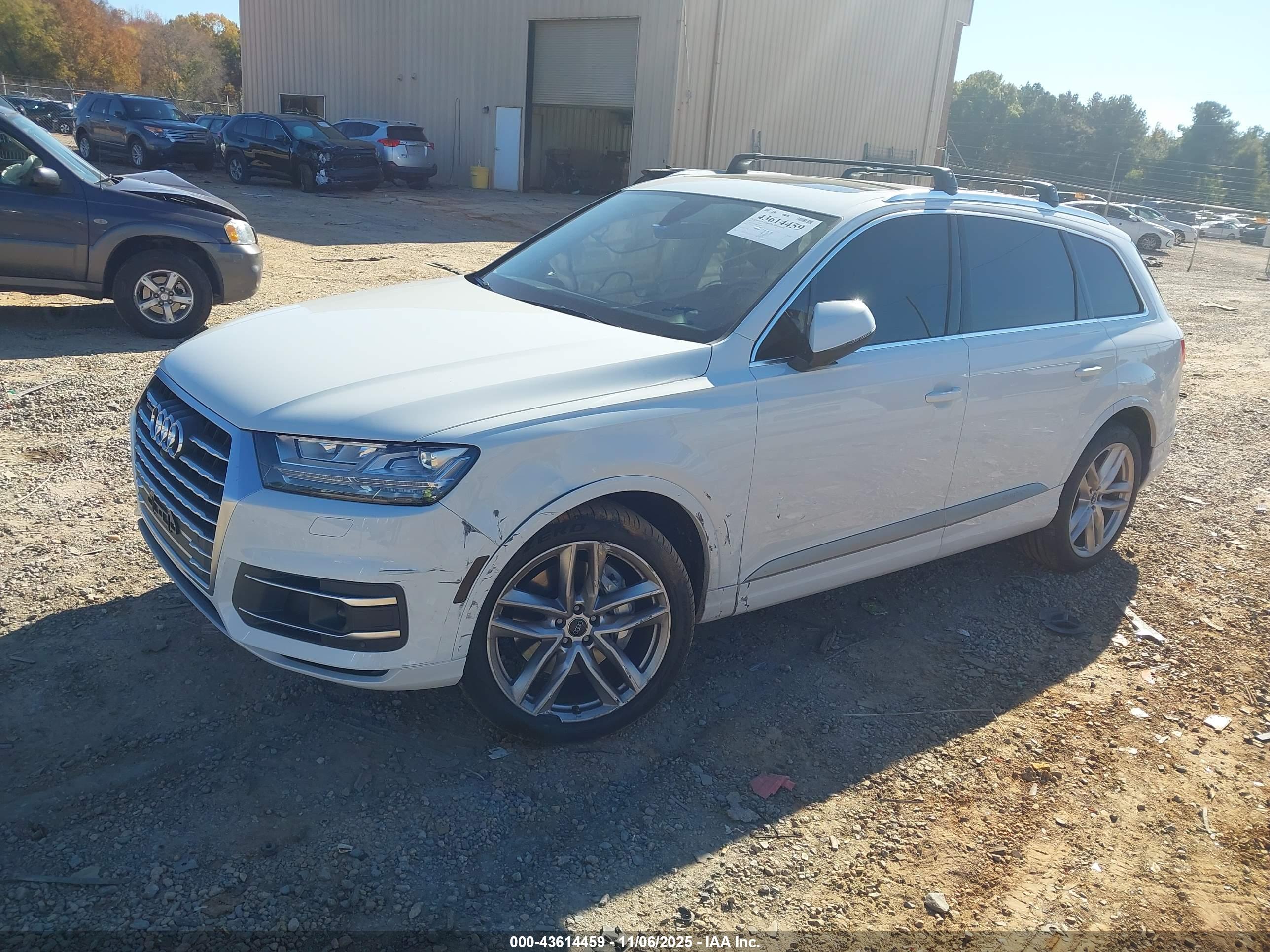 AUDI Q7 image 2
