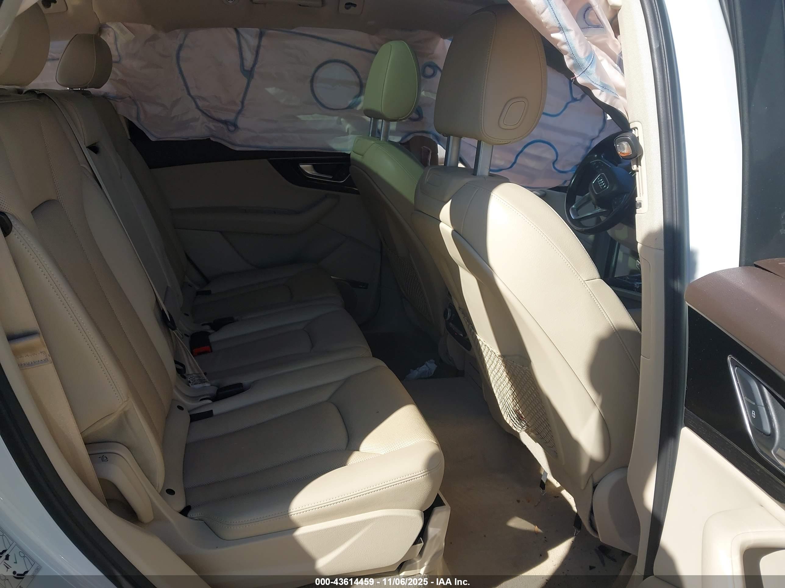 AUDI Q7 image 8