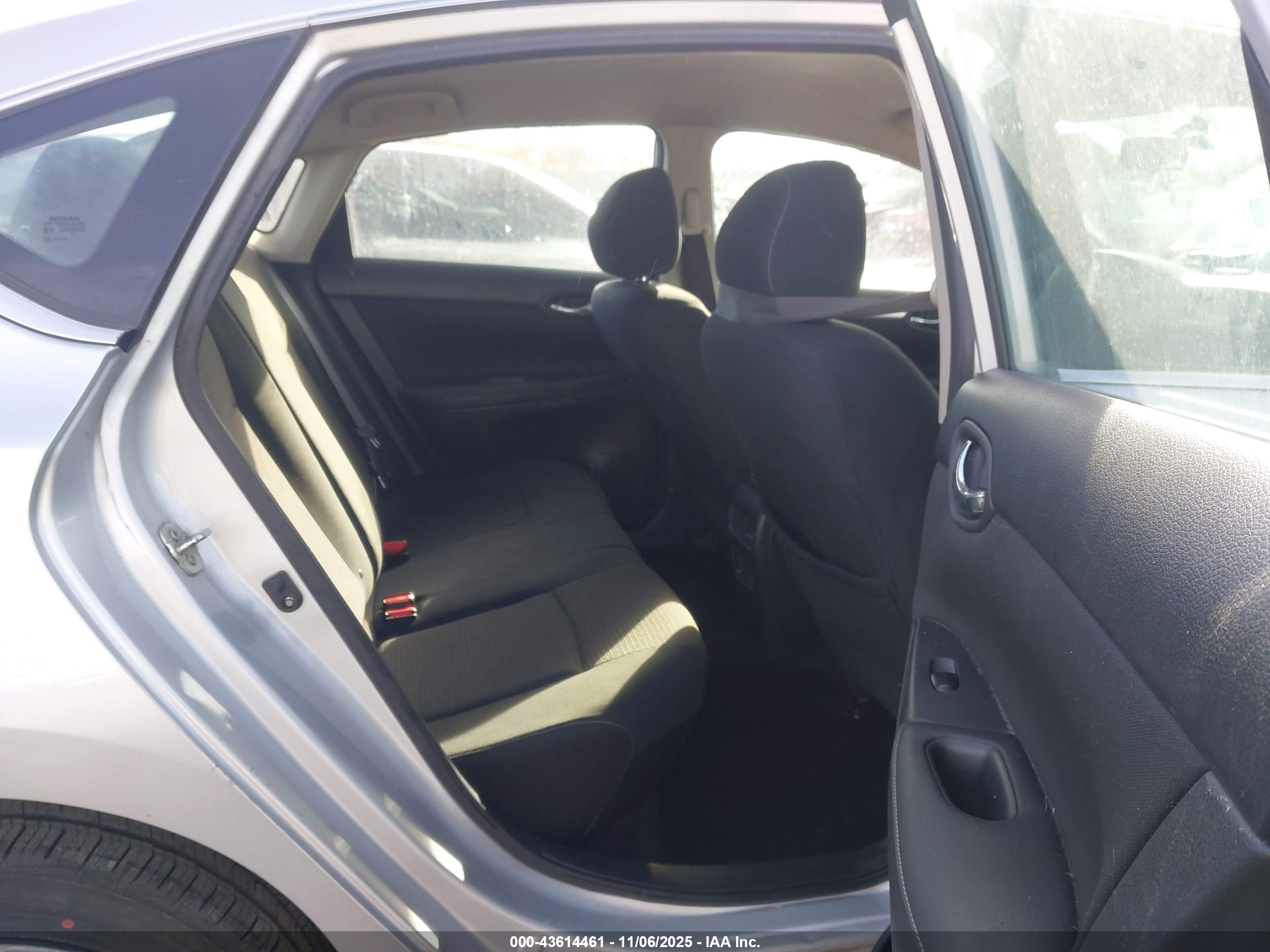 NISSAN SENTRA image 8