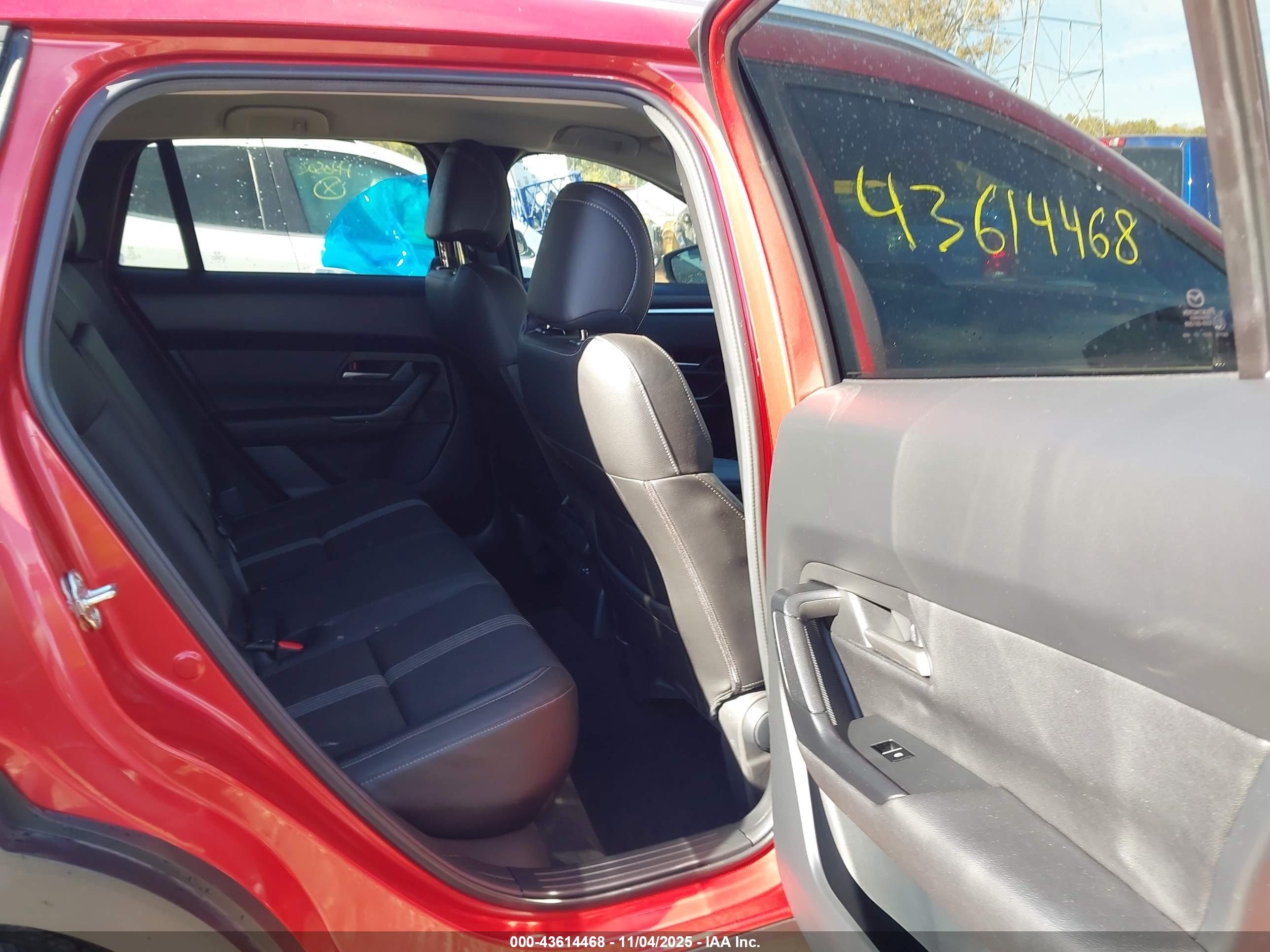 MAZDA CX-50 image 8