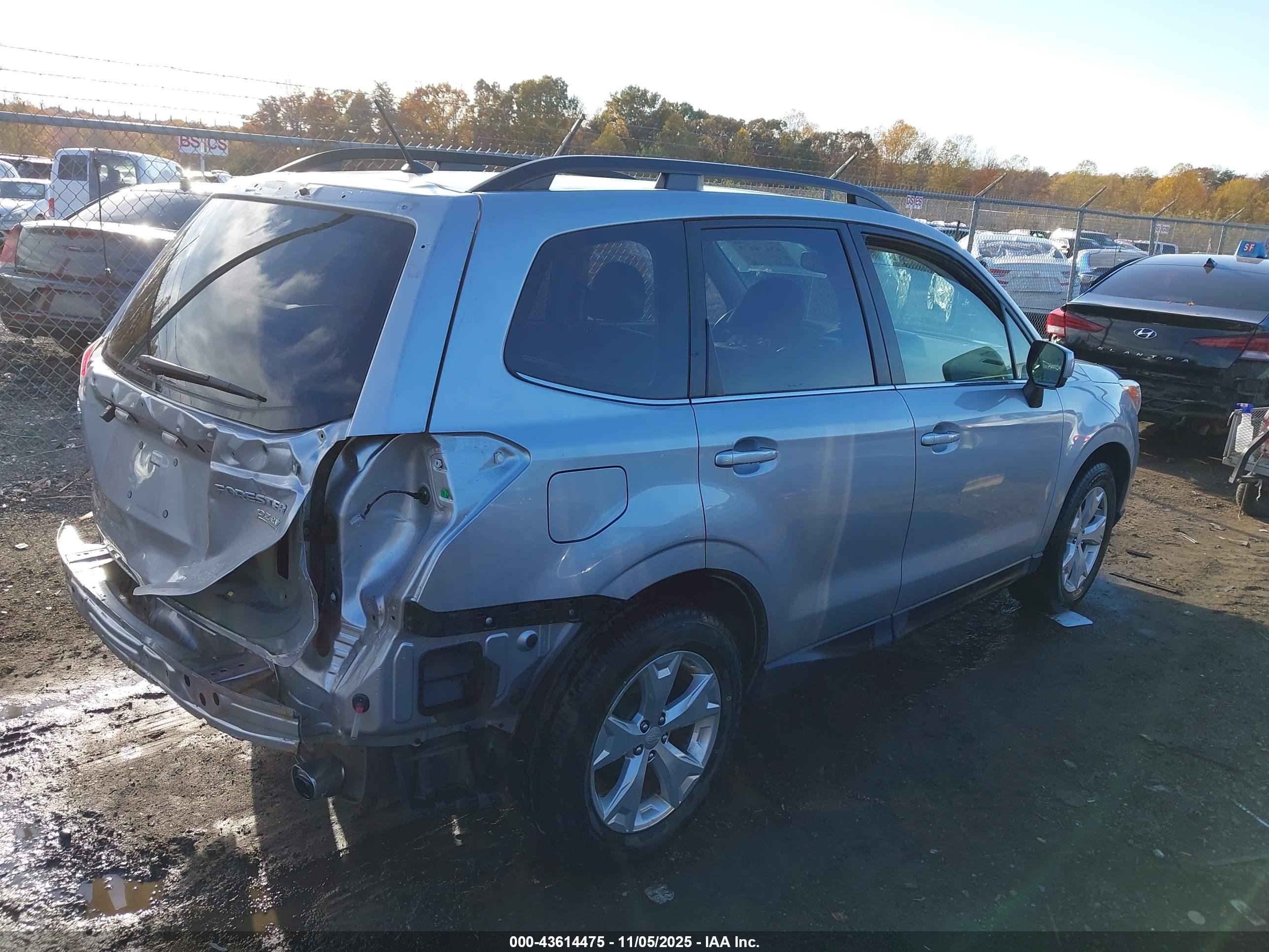 SUBARU FORESTER image 4