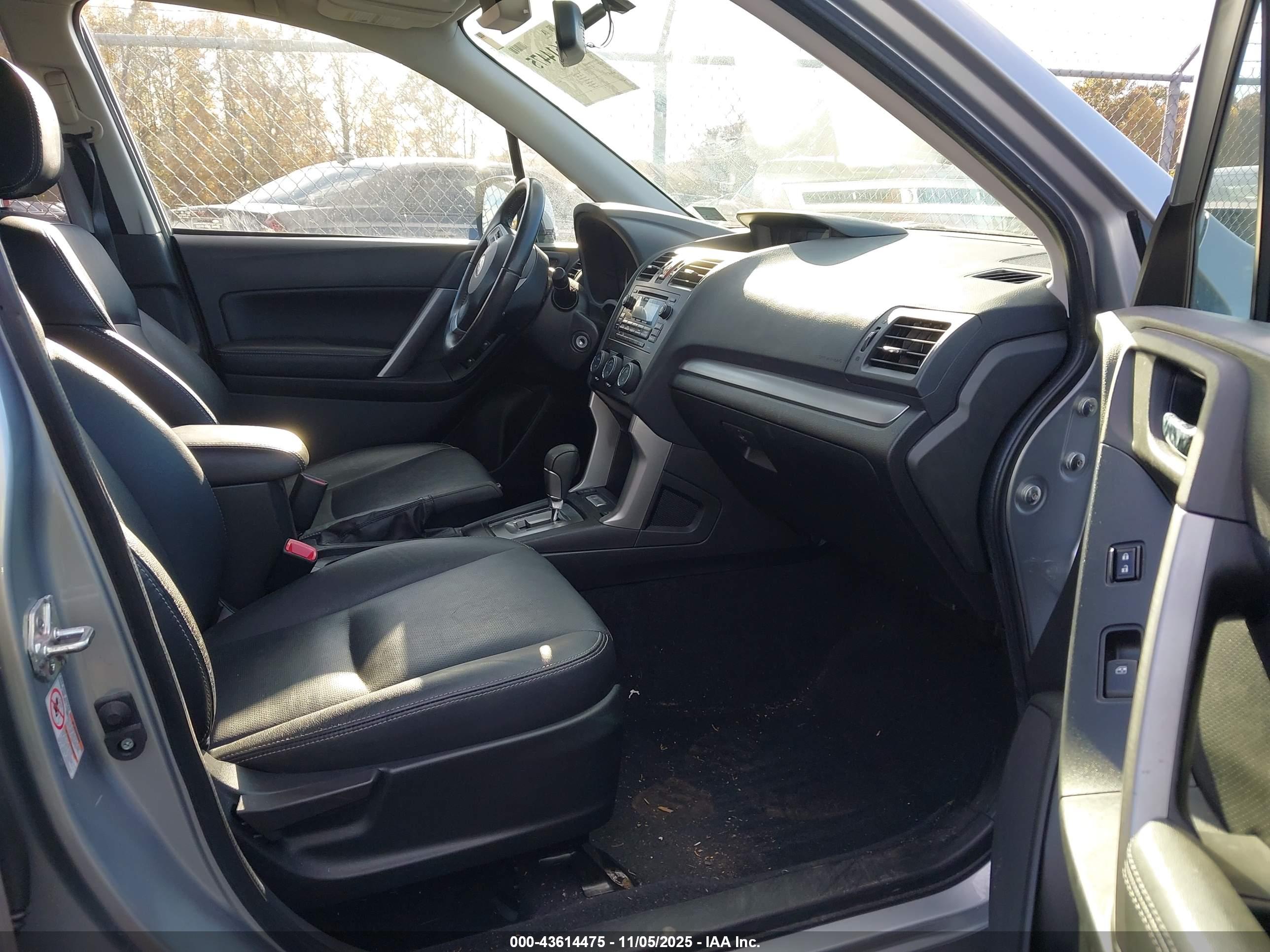 SUBARU FORESTER image 5