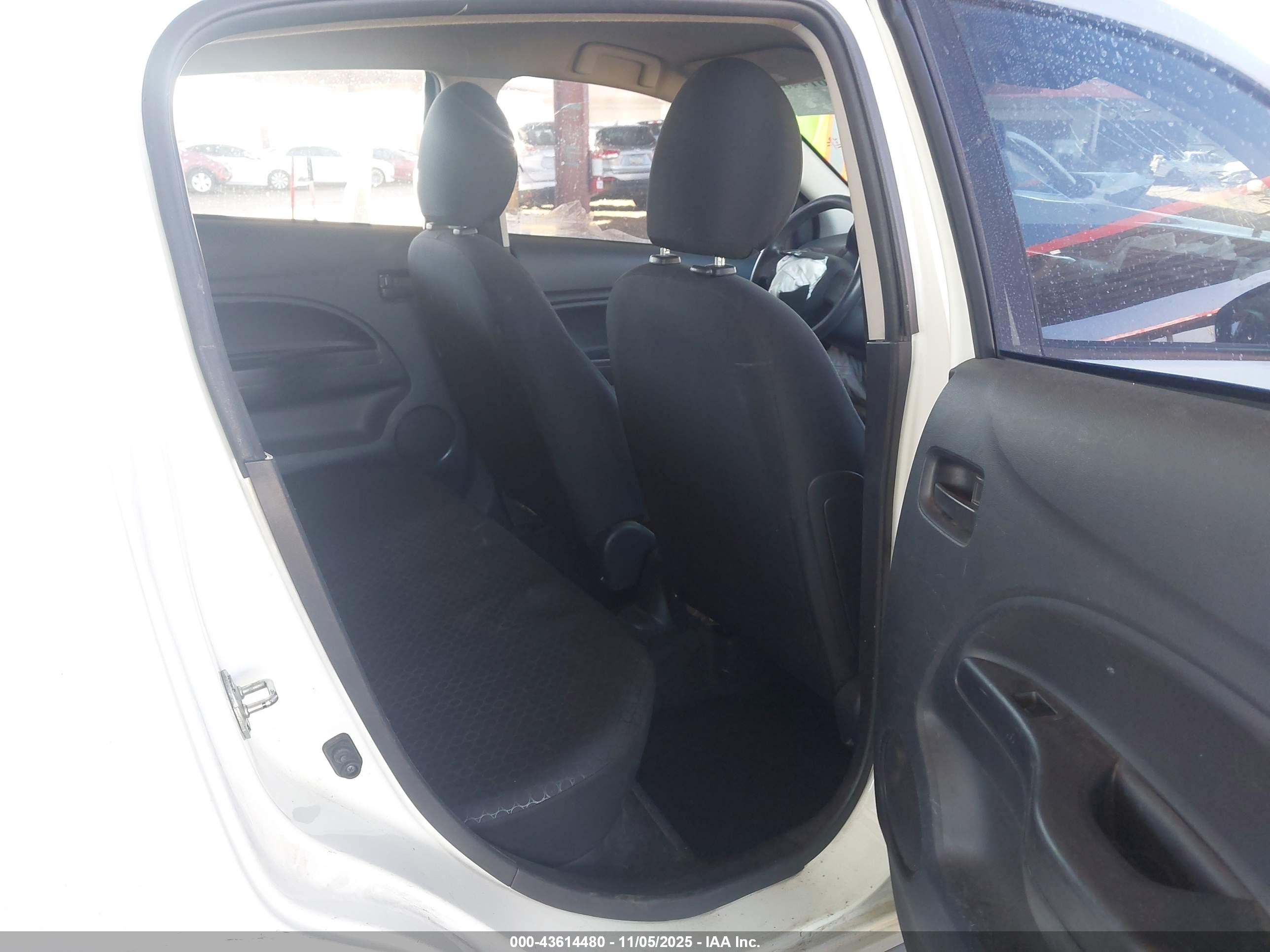 MITSUBISHI MIRAGE image 8