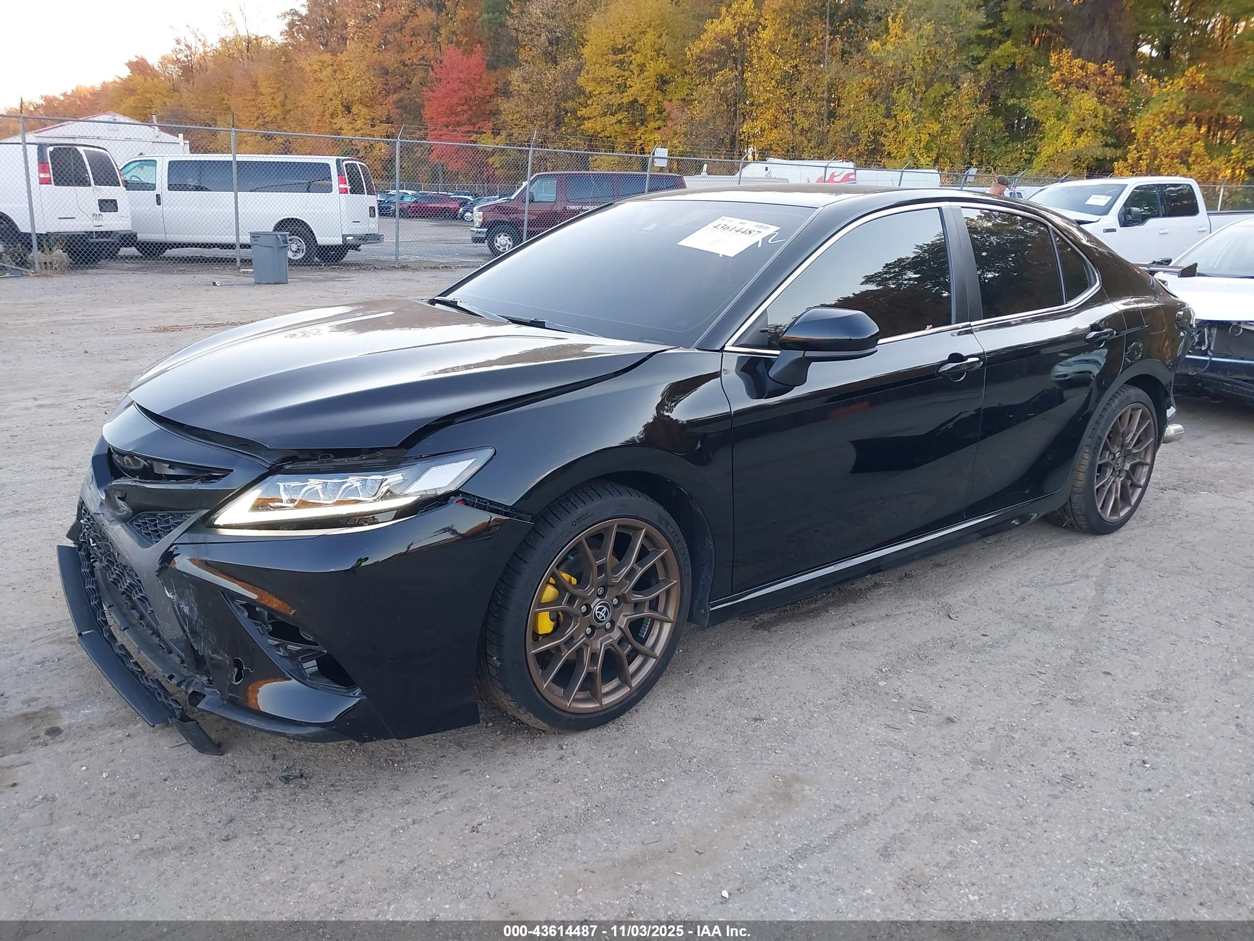 TOYOTA CAMRY image 2