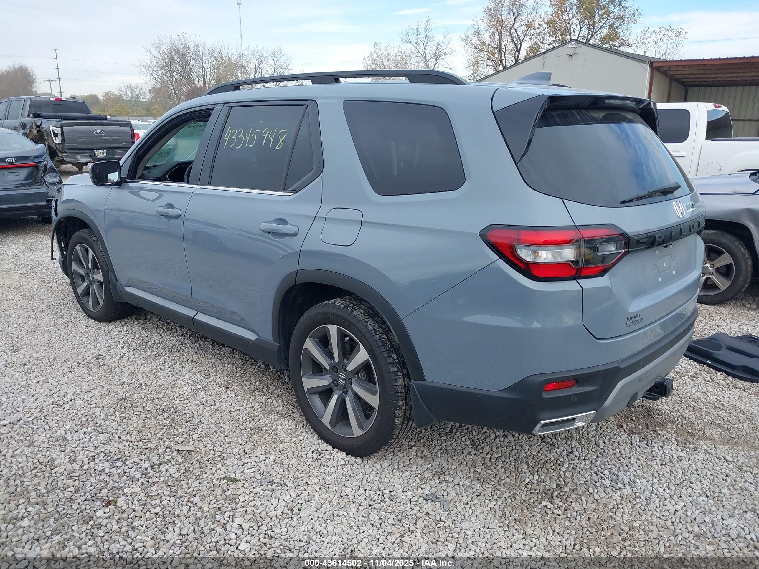 HONDA PILOT image 3