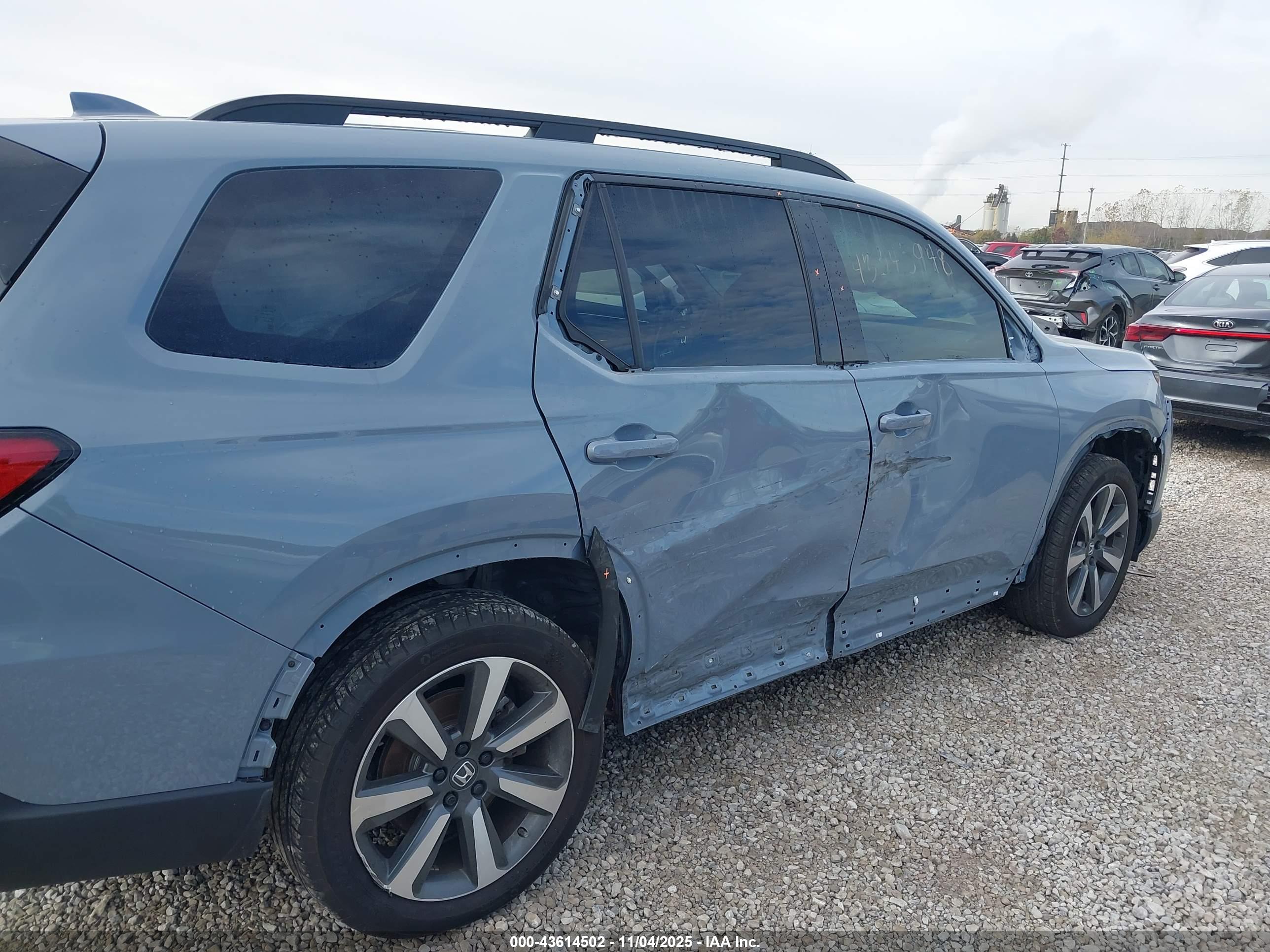 HONDA PILOT image 6