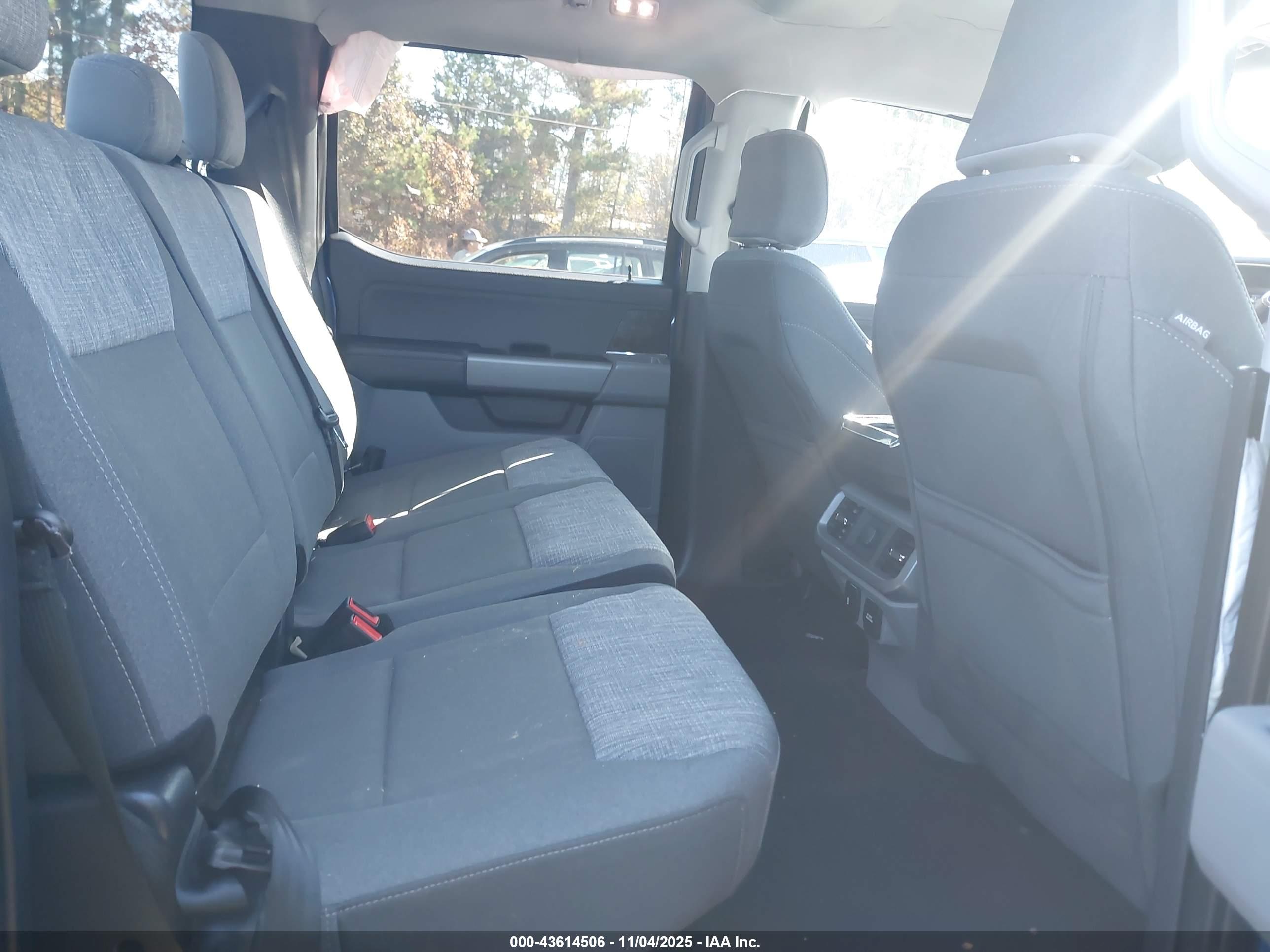 FORD F-150 image 8