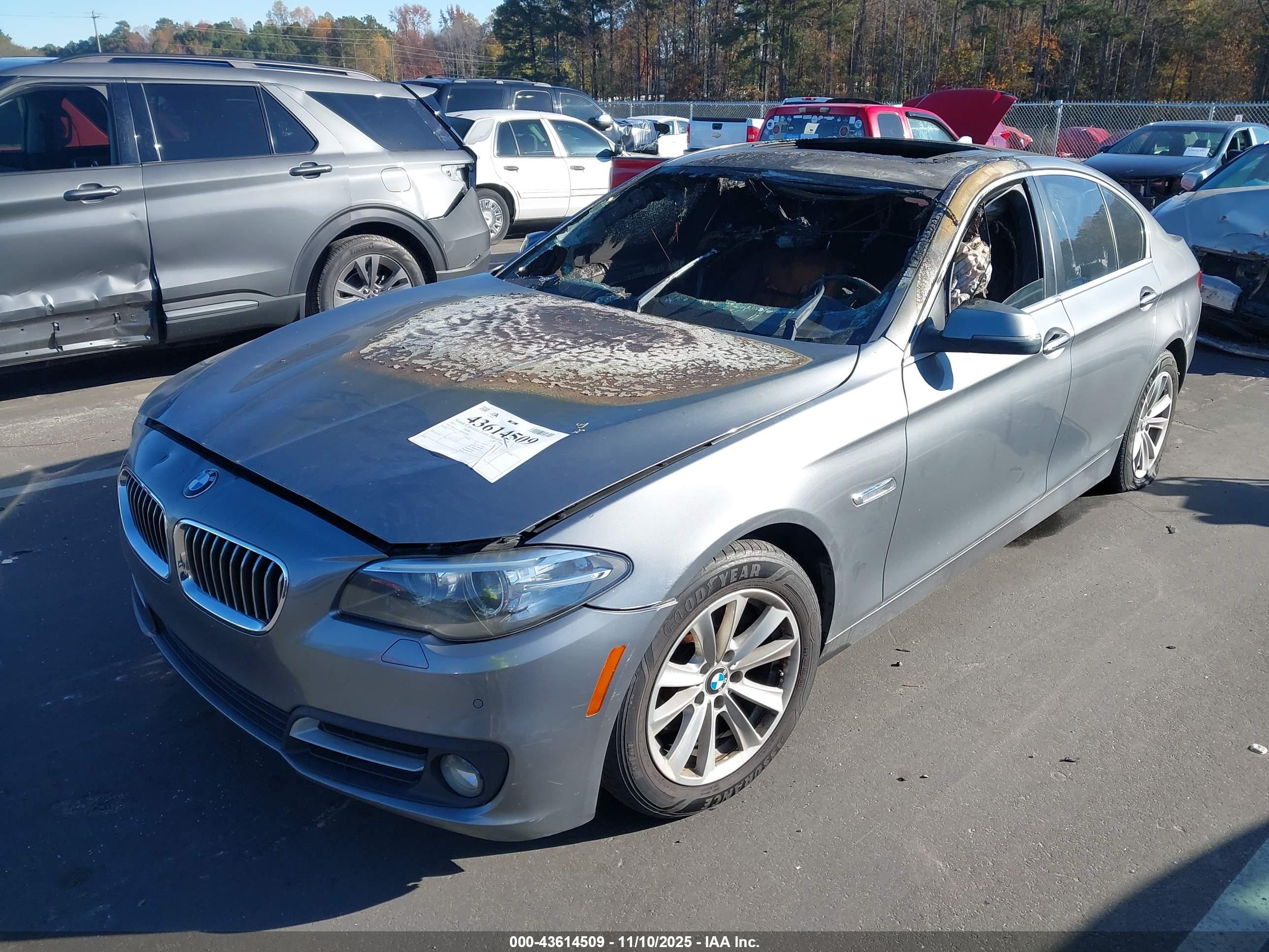 BMW 528I image 2