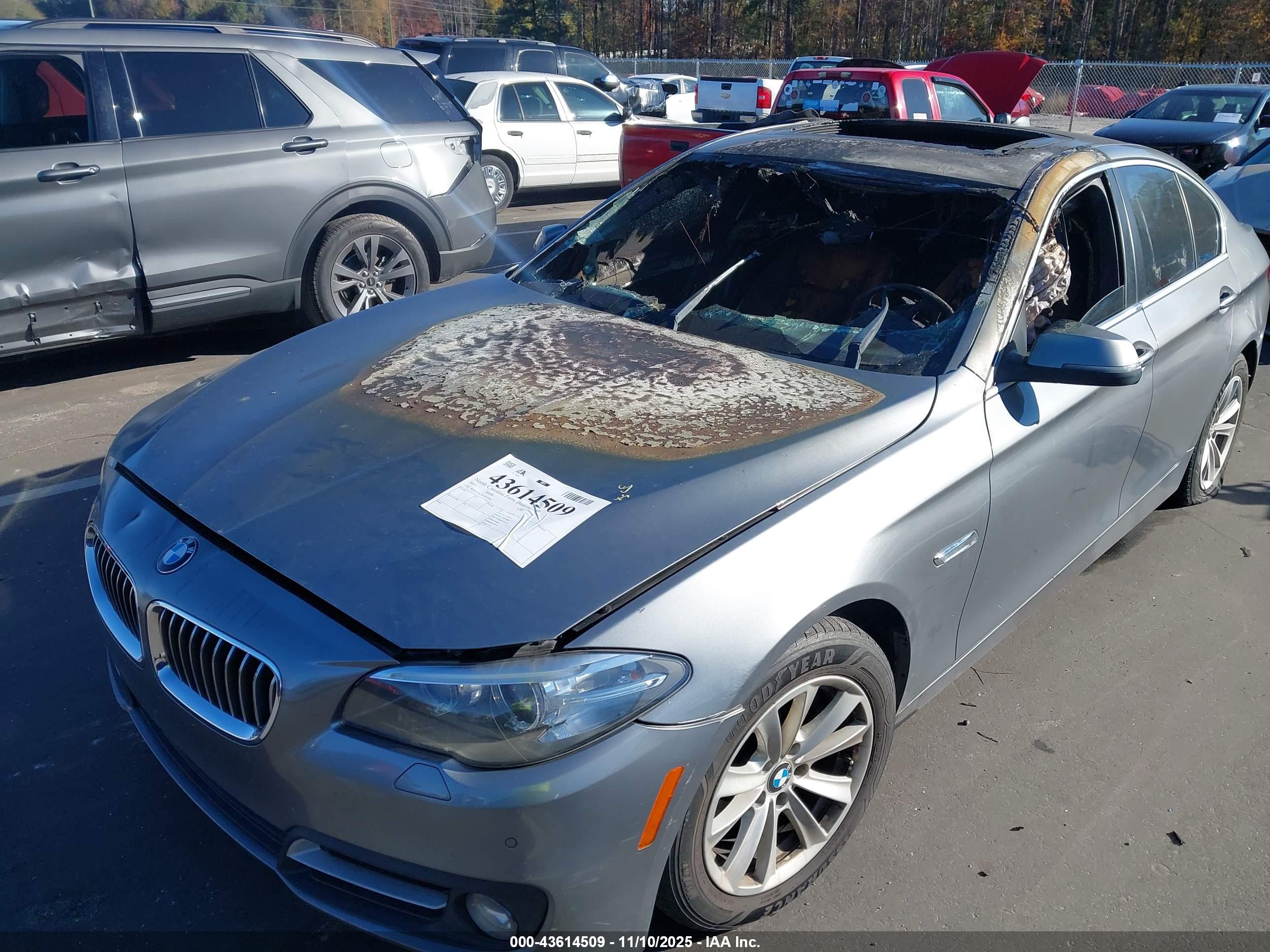 BMW 528I image 6