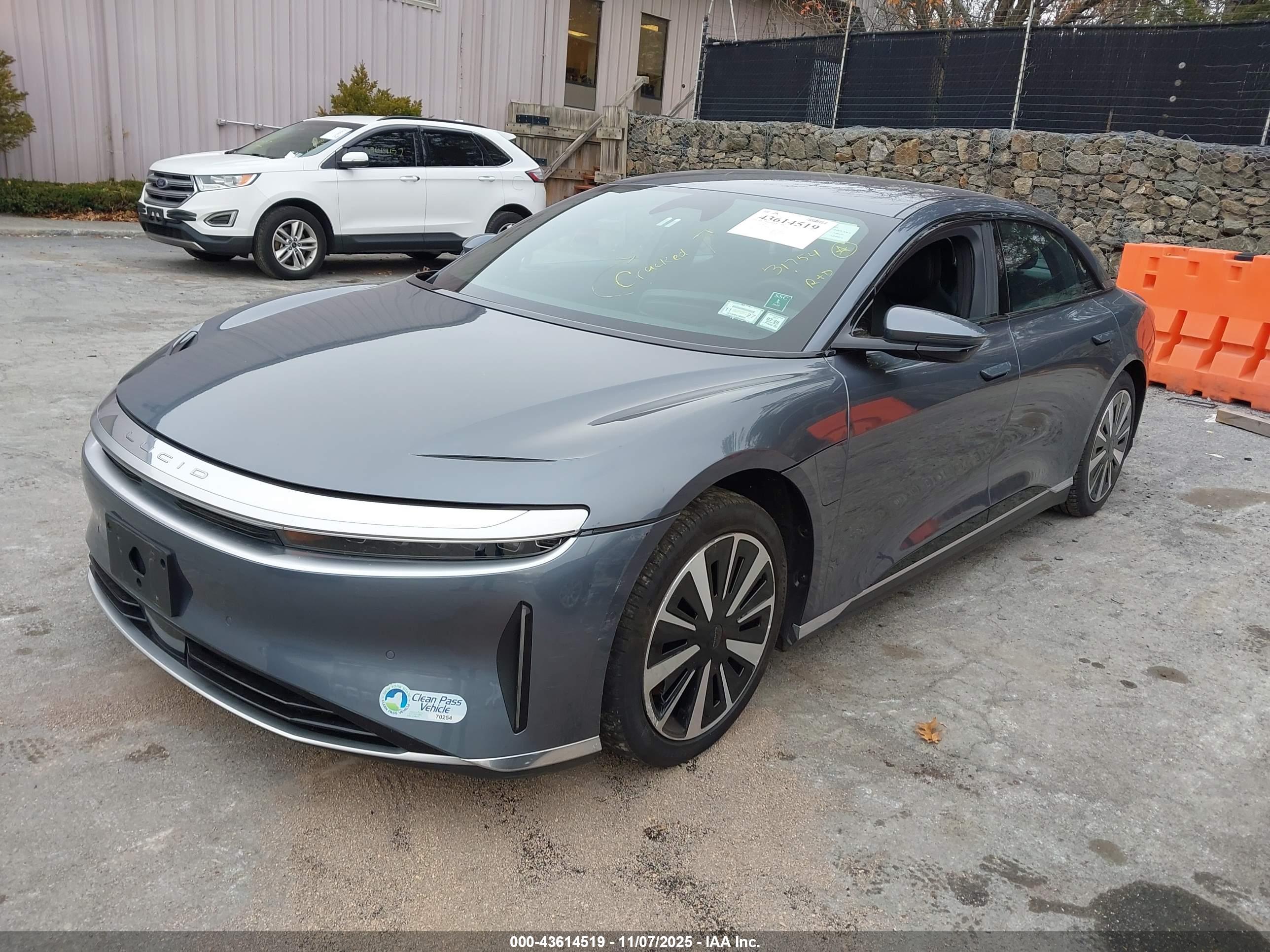 LUCID AIR image 2