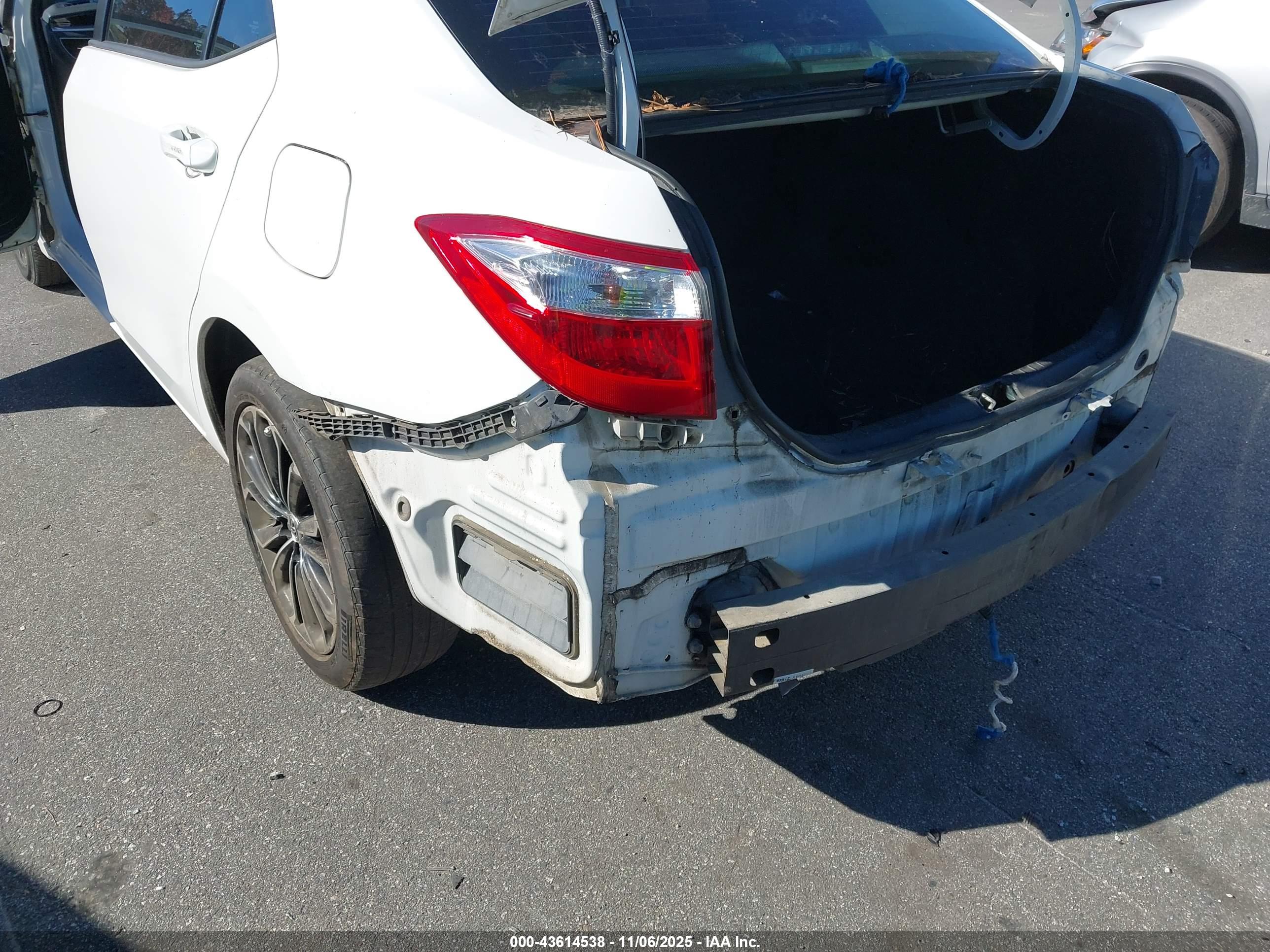 TOYOTA COROLLA image 6