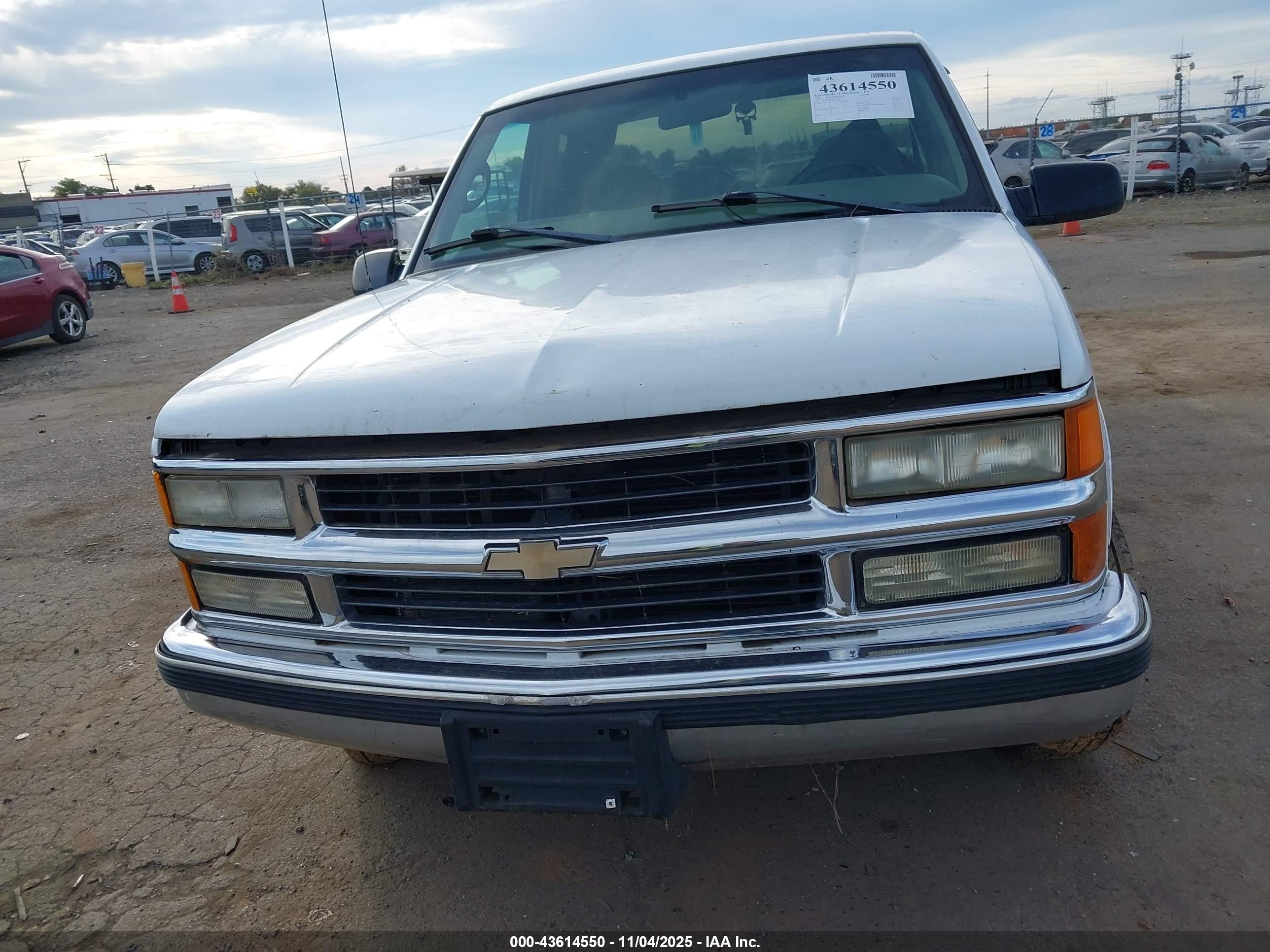 CHEVROLET C1500 image 6