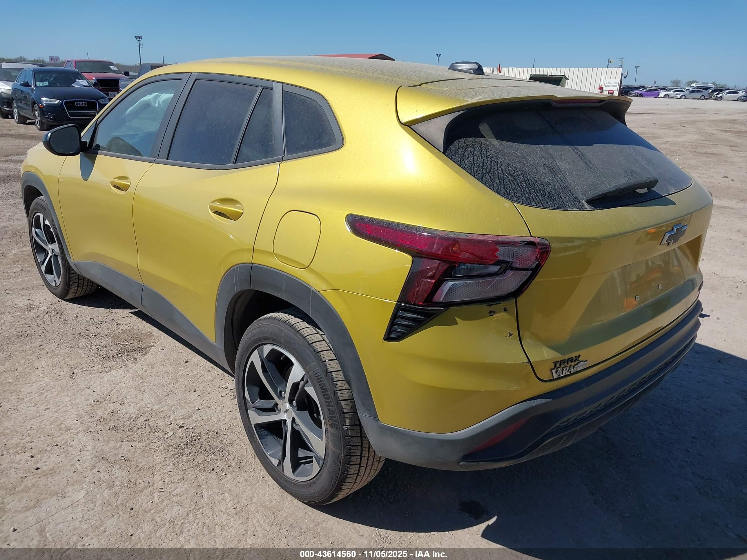 CHEVROLET TRAX image 3