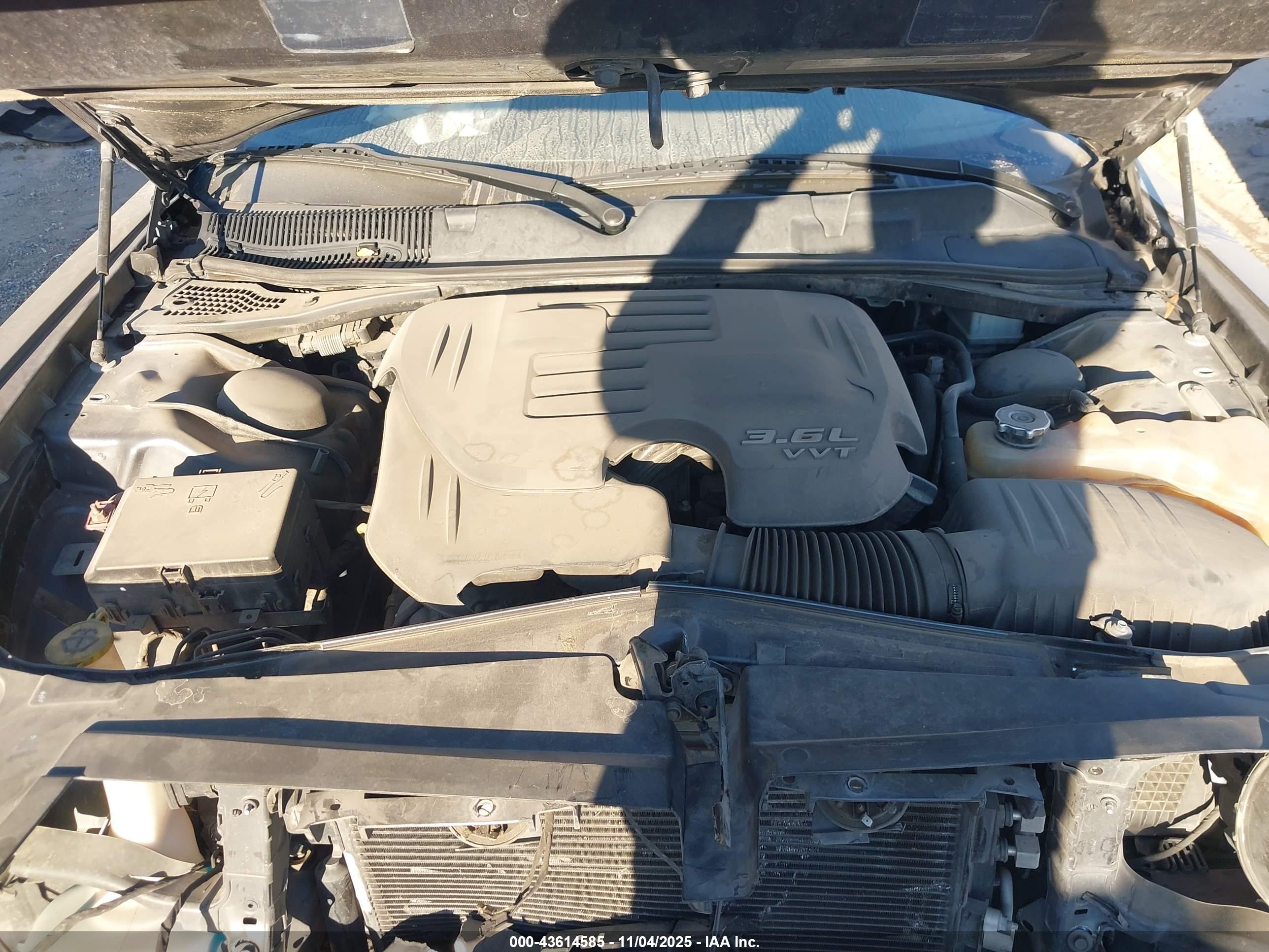 DODGE CHALLENGER image 10