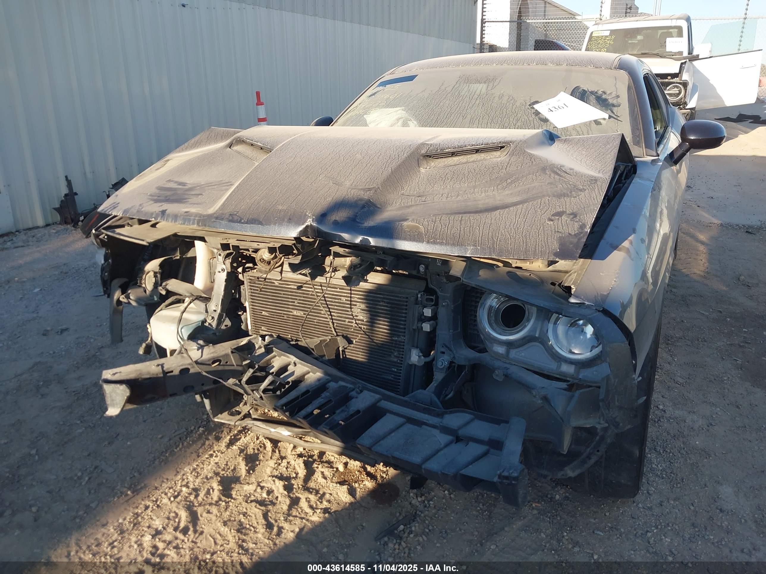 DODGE CHALLENGER image 6