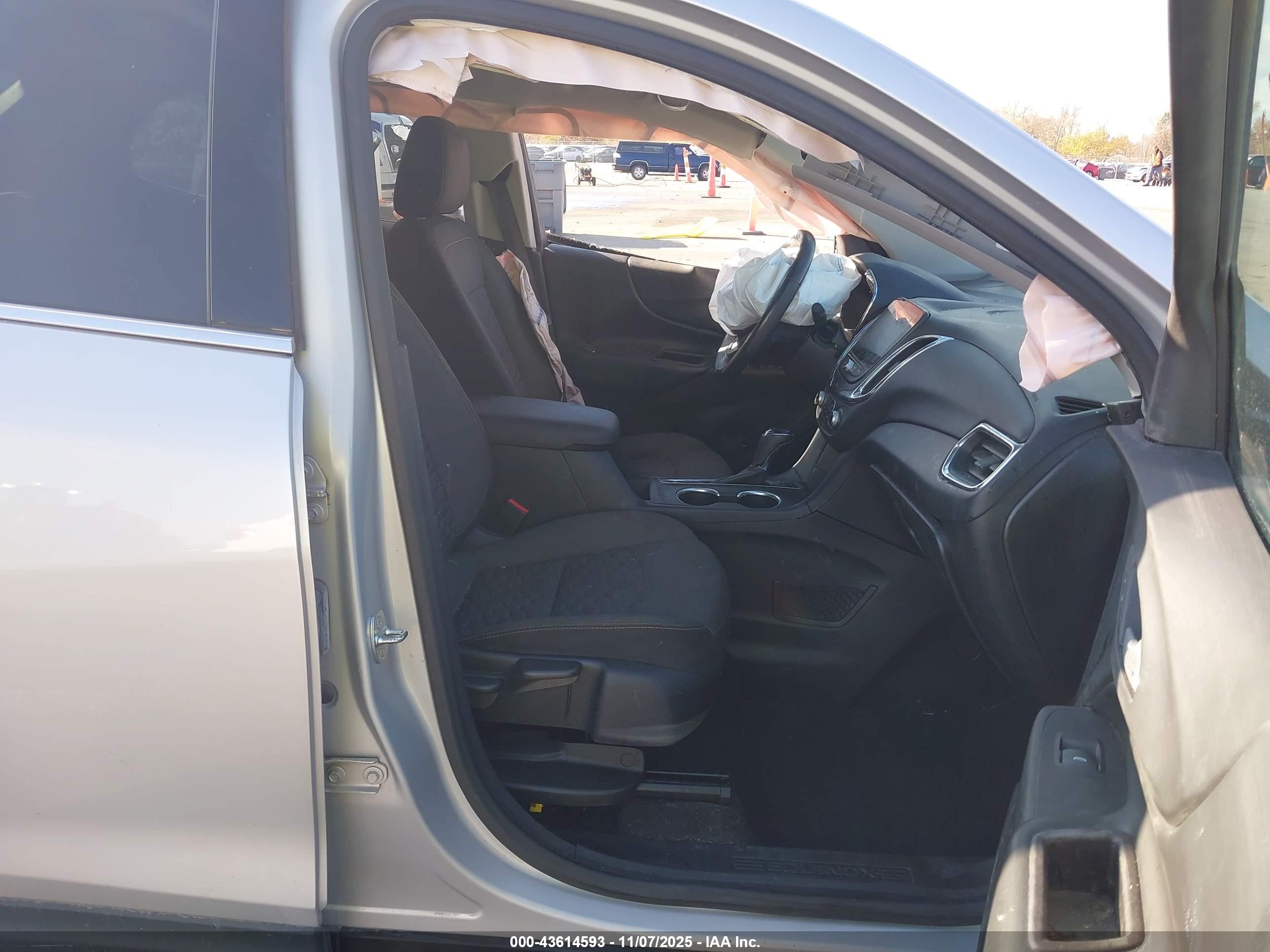 CHEVROLET EQUINOX image 5