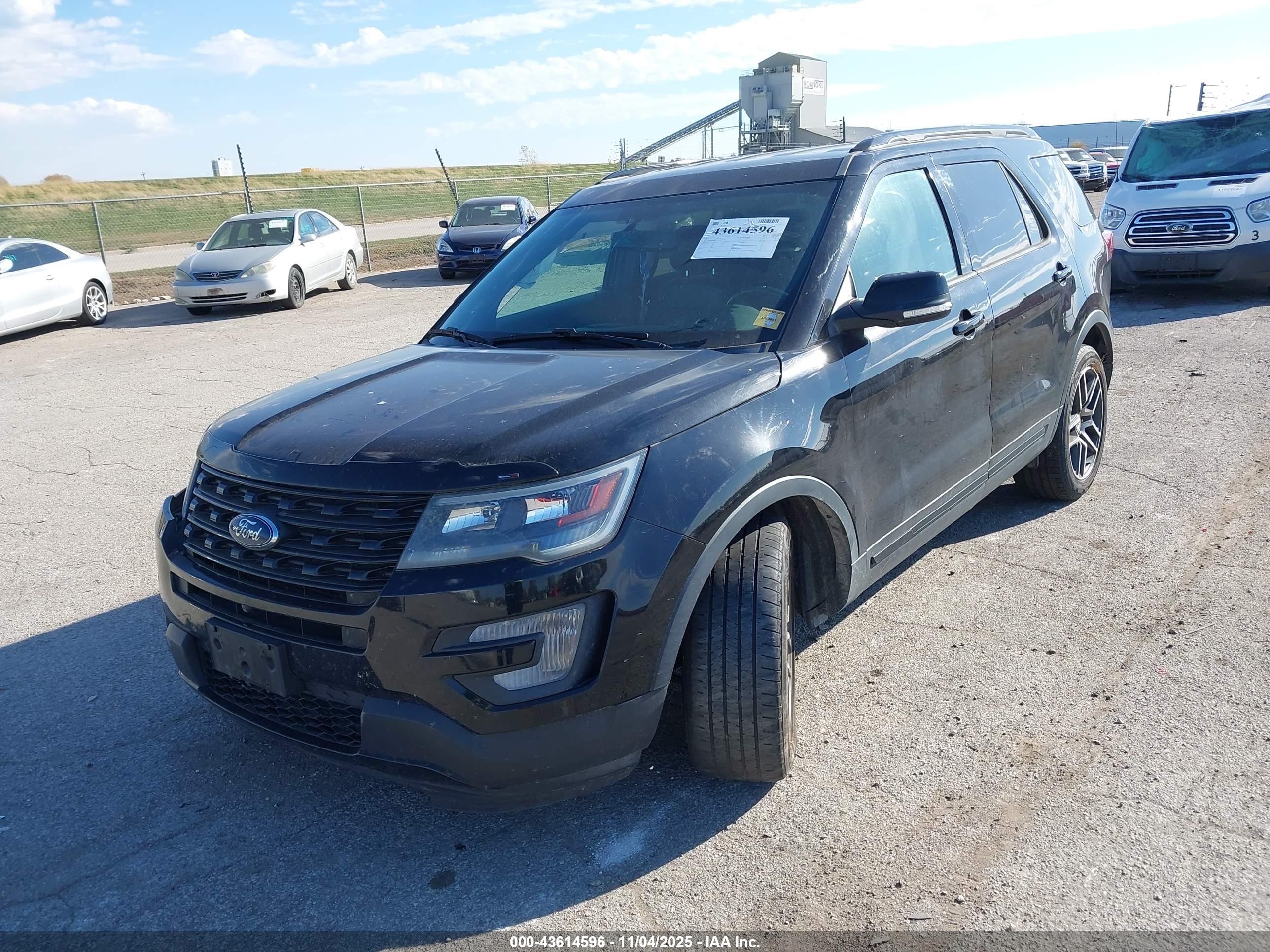 FORD EXPLORER image 2